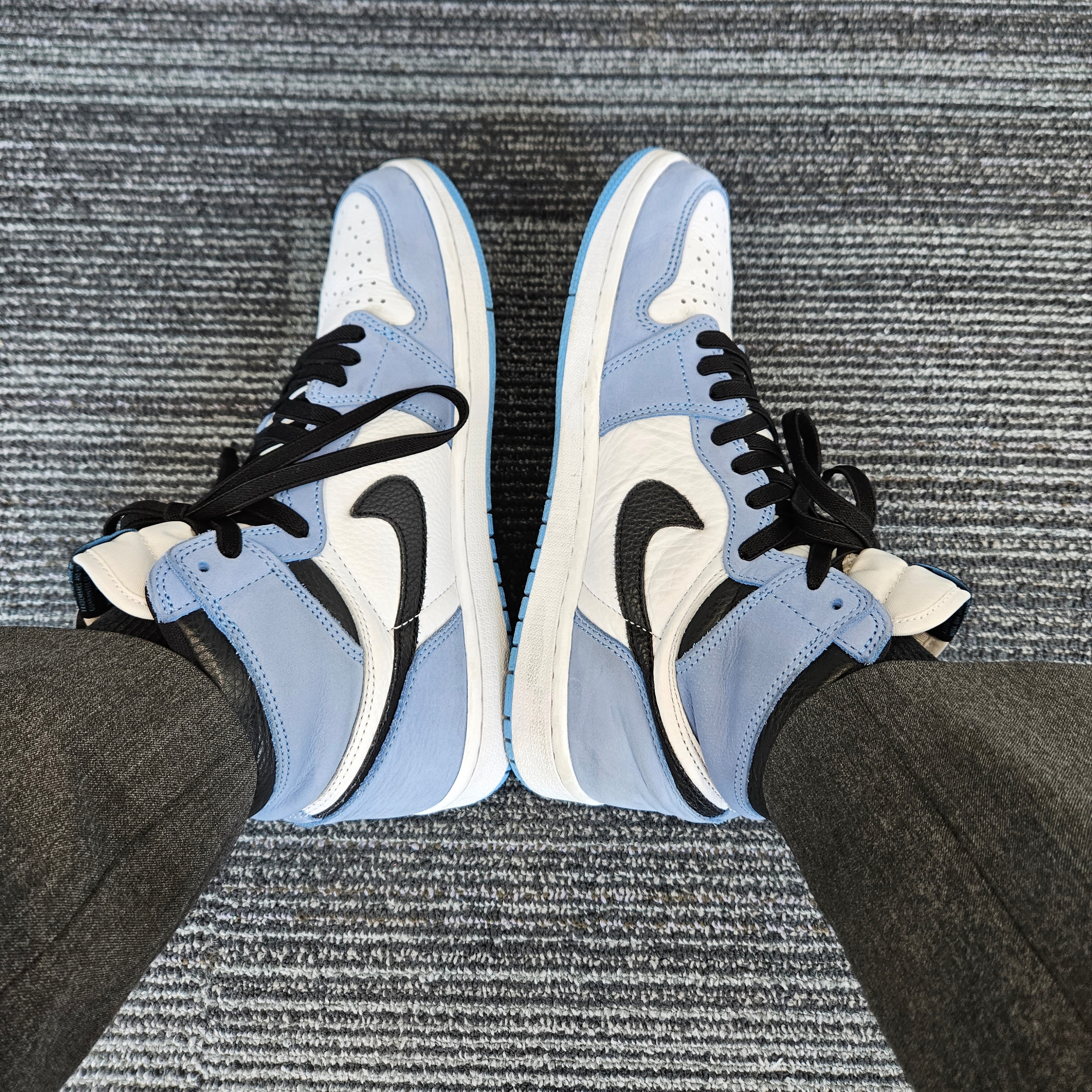 Jordan 1 Retro High OG University Blue 착용 스타일