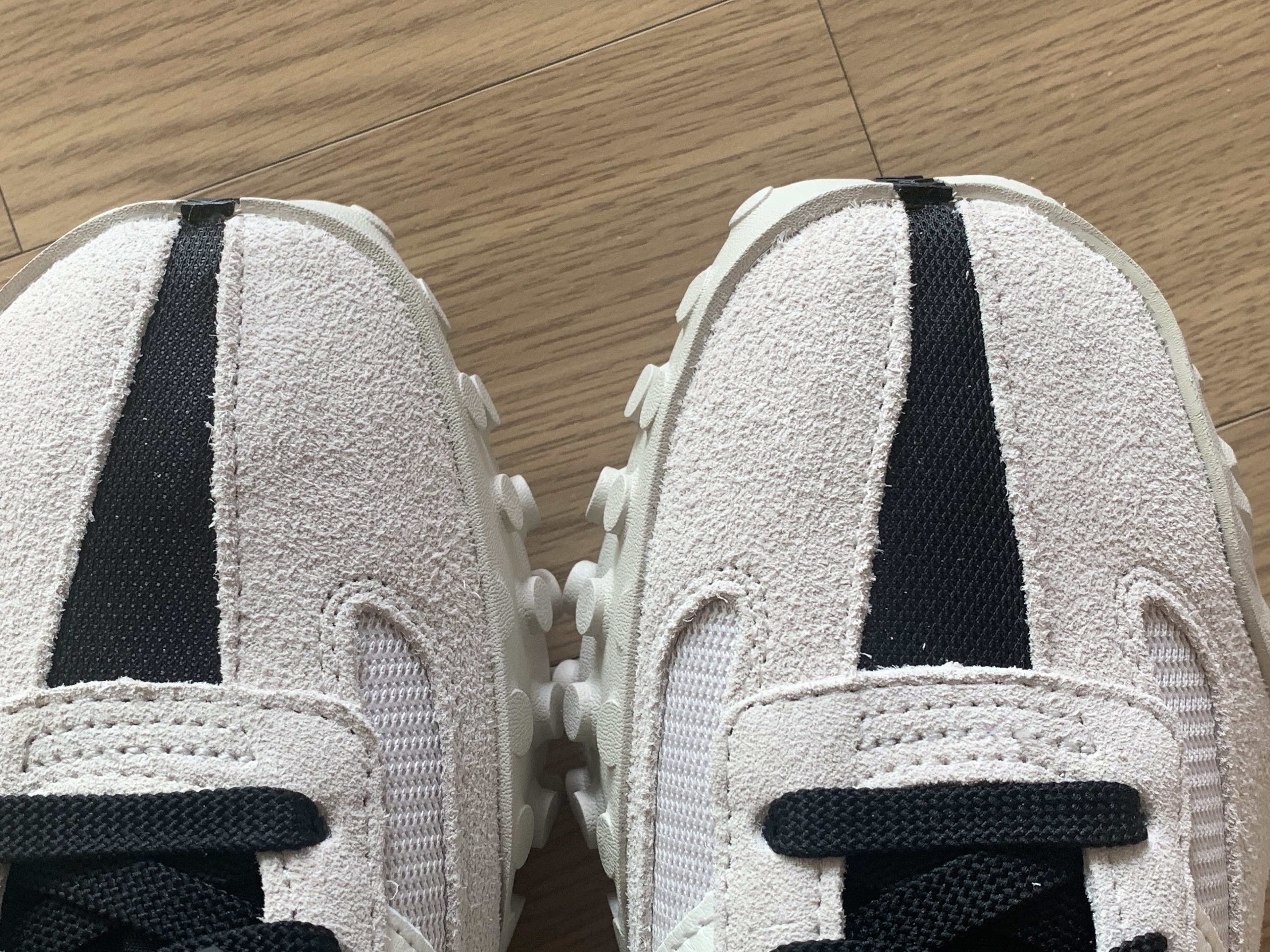 New Balance XC-72 Moonbeam Black 착용 스타일 - 1