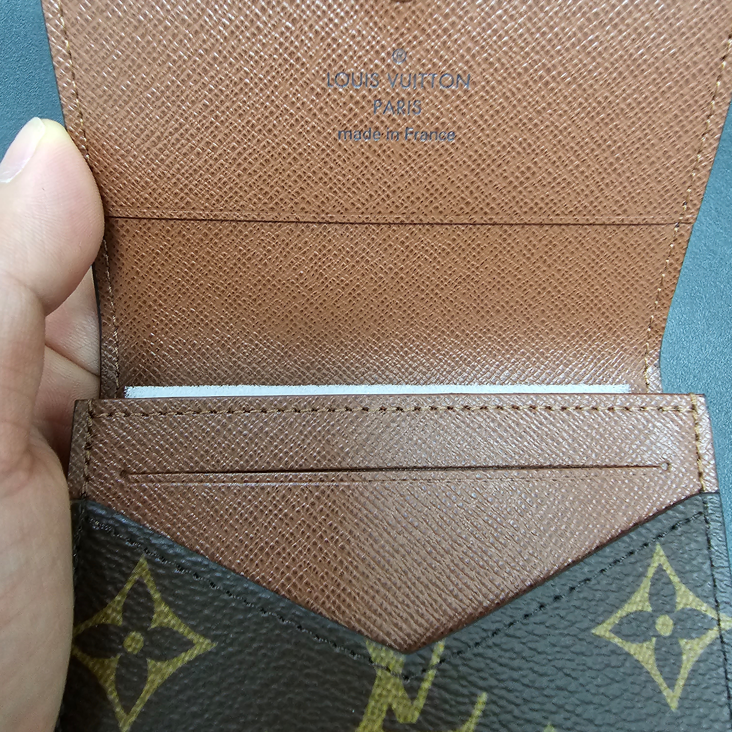 Louis Vuitton Envelope Business Card Holder Monogram 착용 스타일