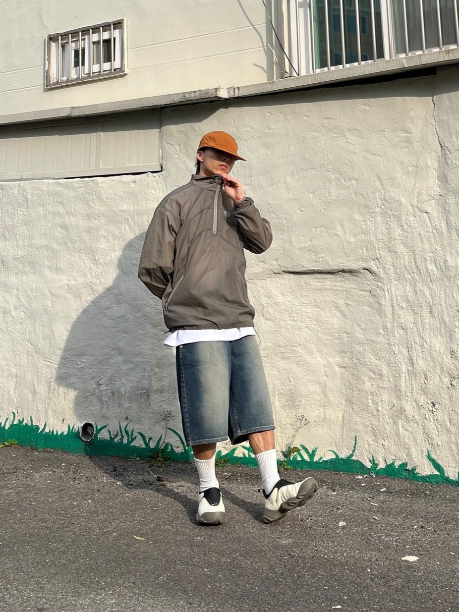 Art Of Field Packable Wrinkle Half Zip-Up Brown 착용 스타일 - 2