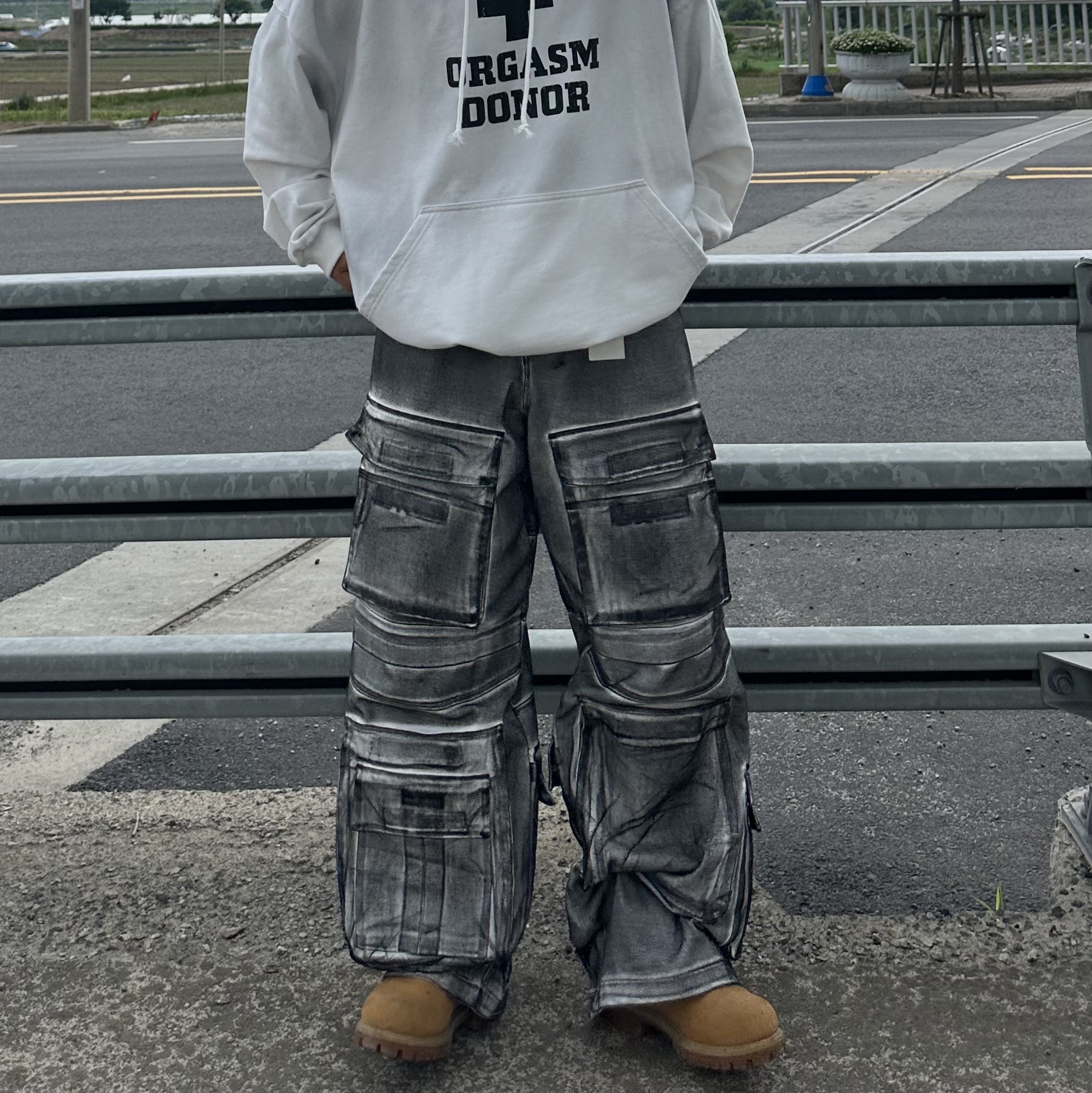Project G/R Painted Denim Cargo Dirty White, Project G/R Orgasm Donor Hoodie Dirty White 착용 스타일 - 2