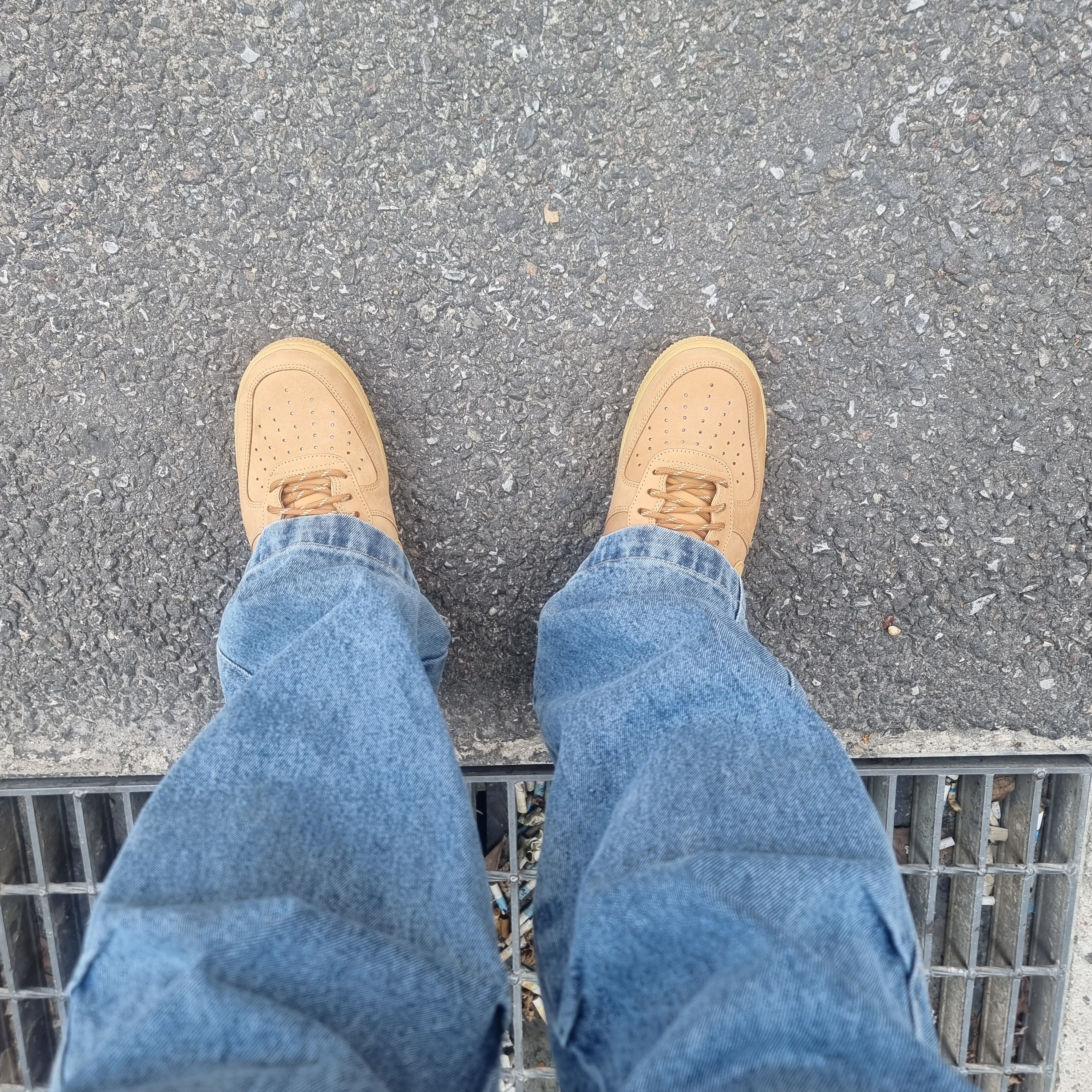 Nike Air Force 1 '07 WB Flax 착용 스타일