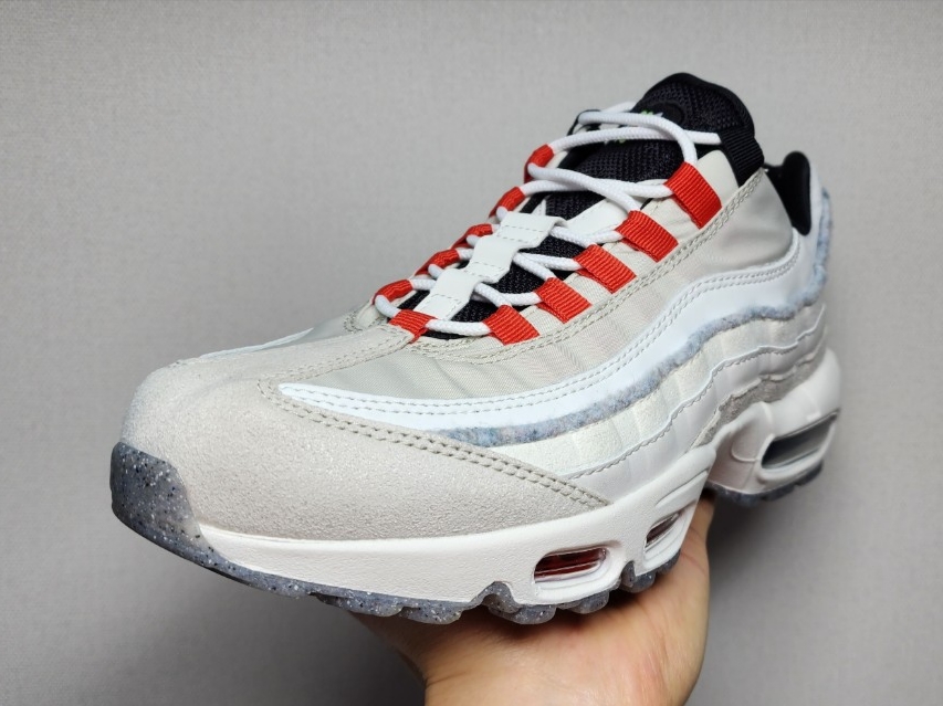 Nike Air Max 95 SE Light Bone Habanero Red 착용 스타일