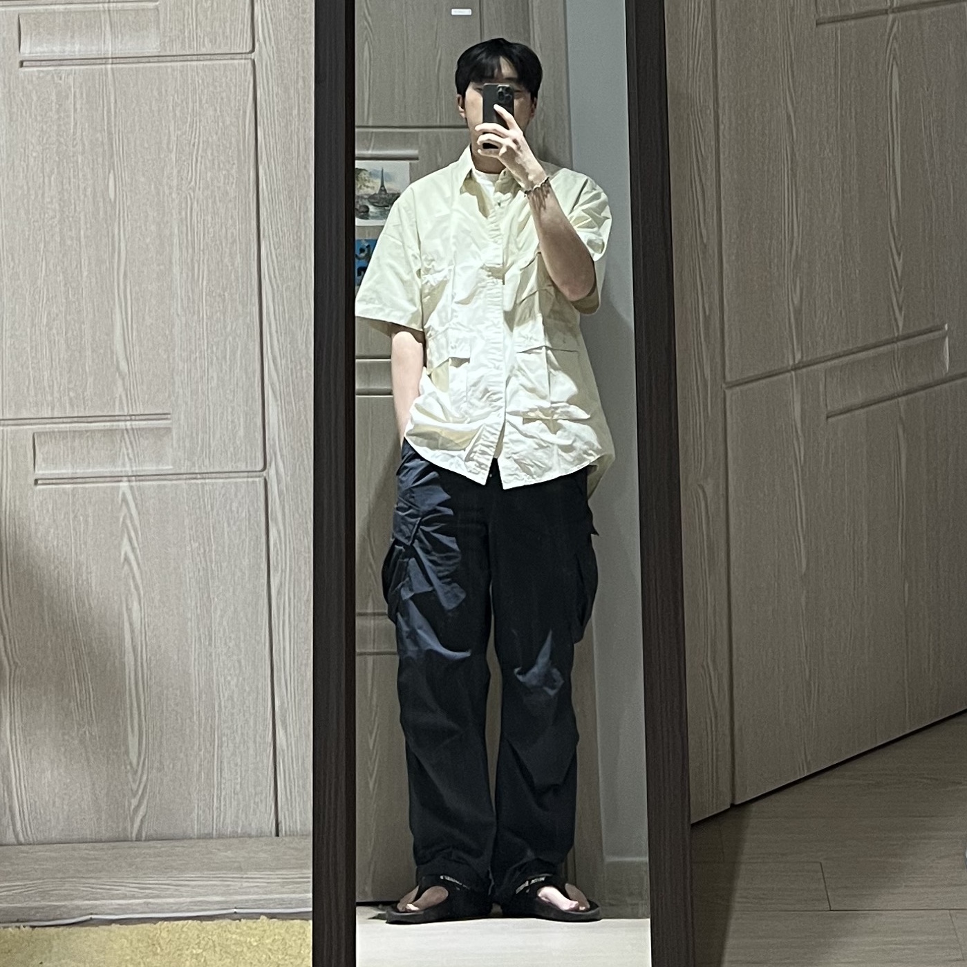 Oofos x Takahiromiyashita The Soloist The Soloist's Way Of Life Flip-Flop Black White 착용 스타일