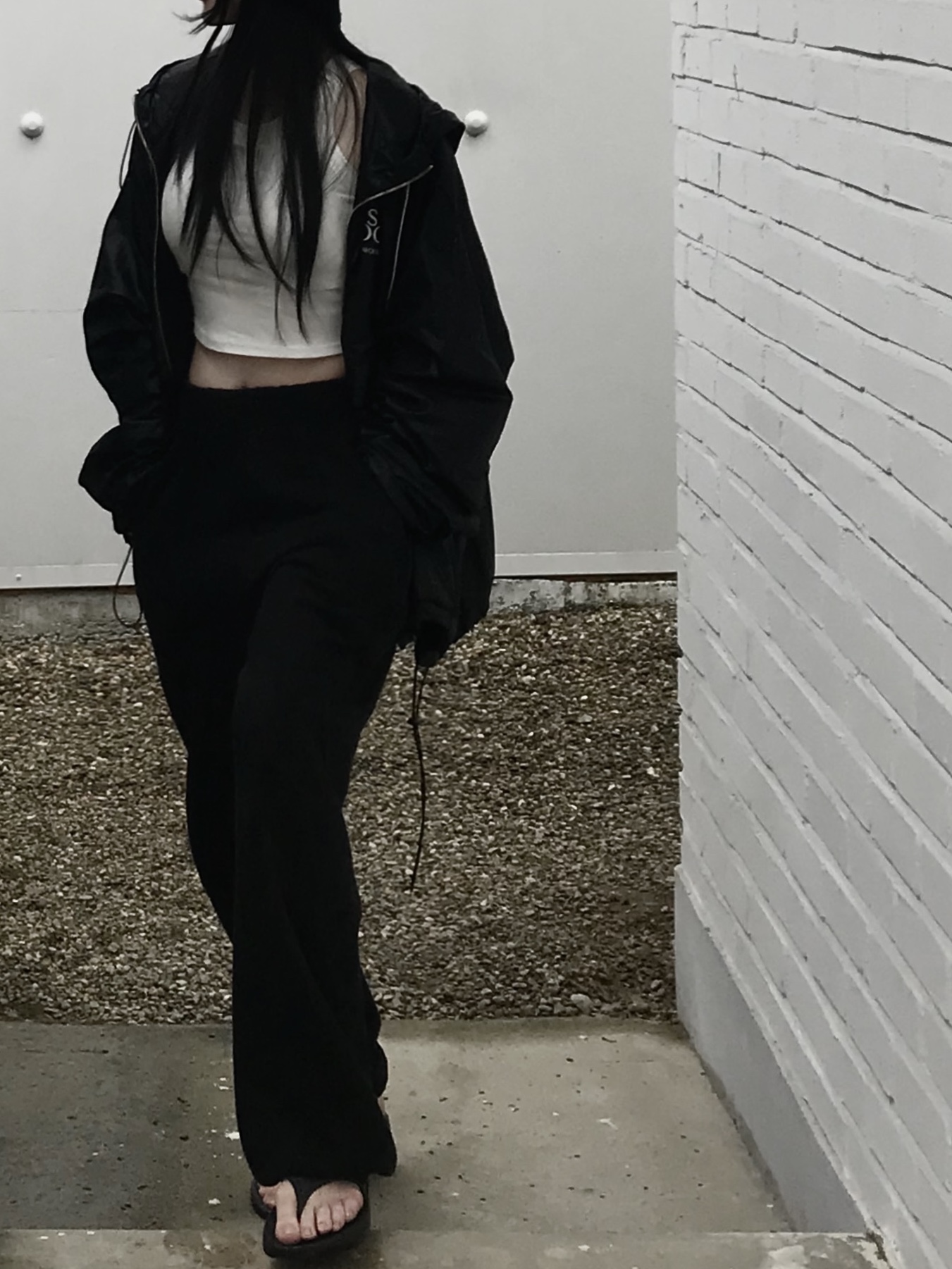 Oofos OOriginal Black 착용 스타일 - 2