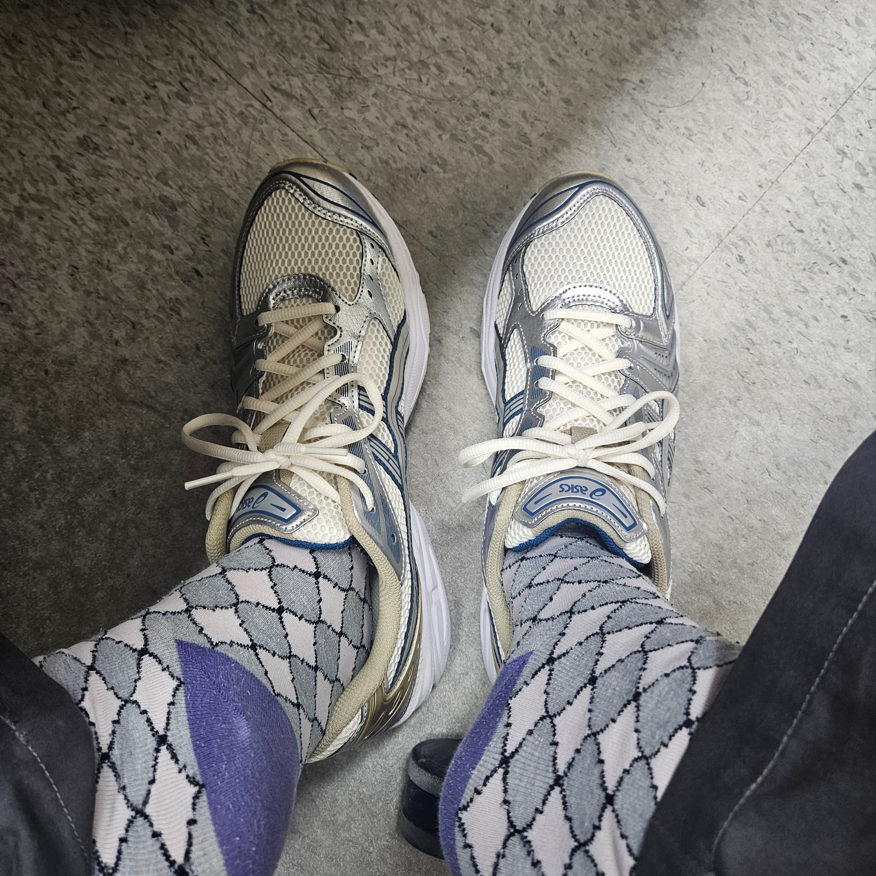 Asics Gel-Kayano 14 Cream Pure Silver 착용 스타일
