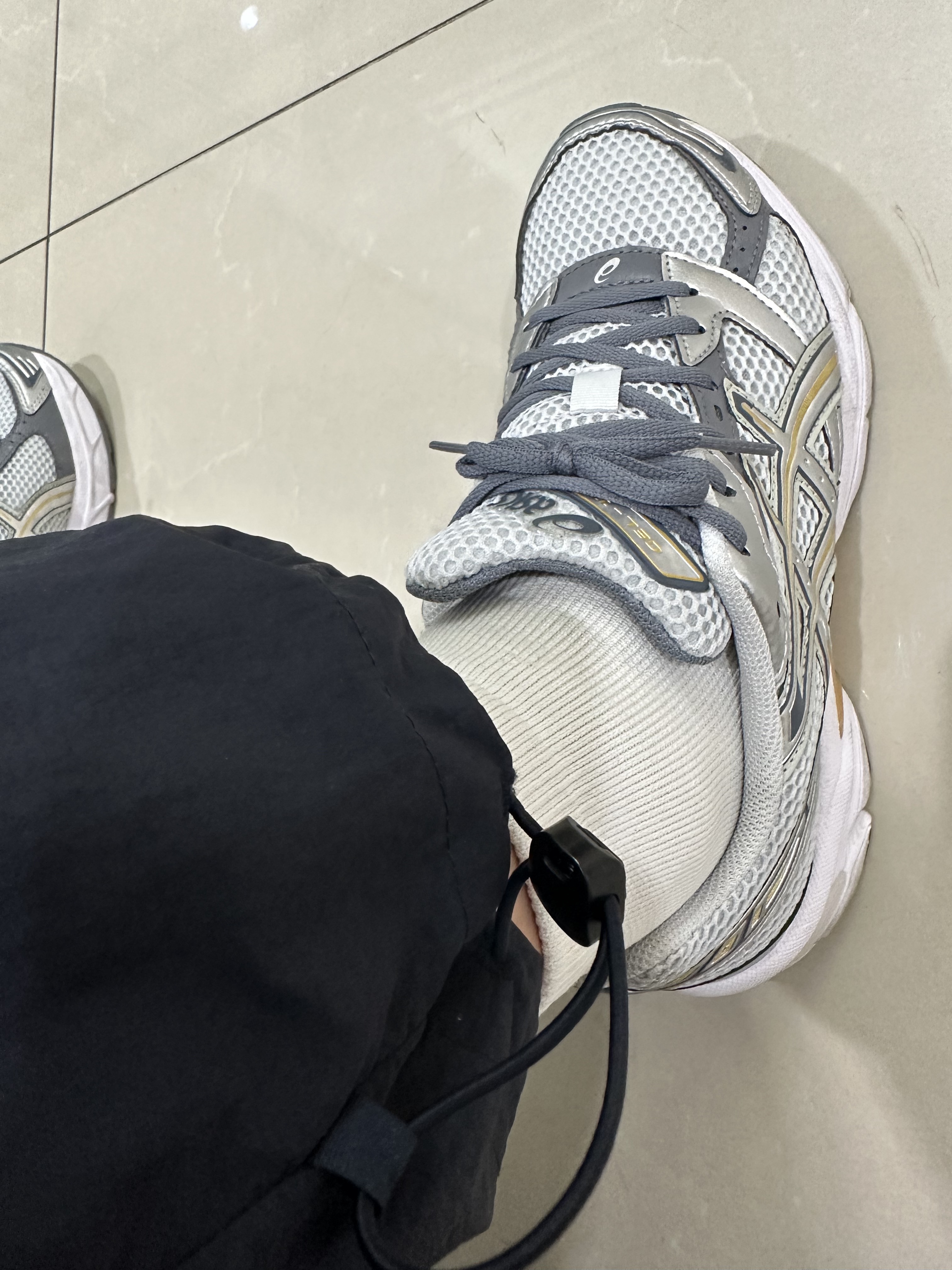 Asics Gel-1130 Polar Shade Pure Silver 착용 스타일
