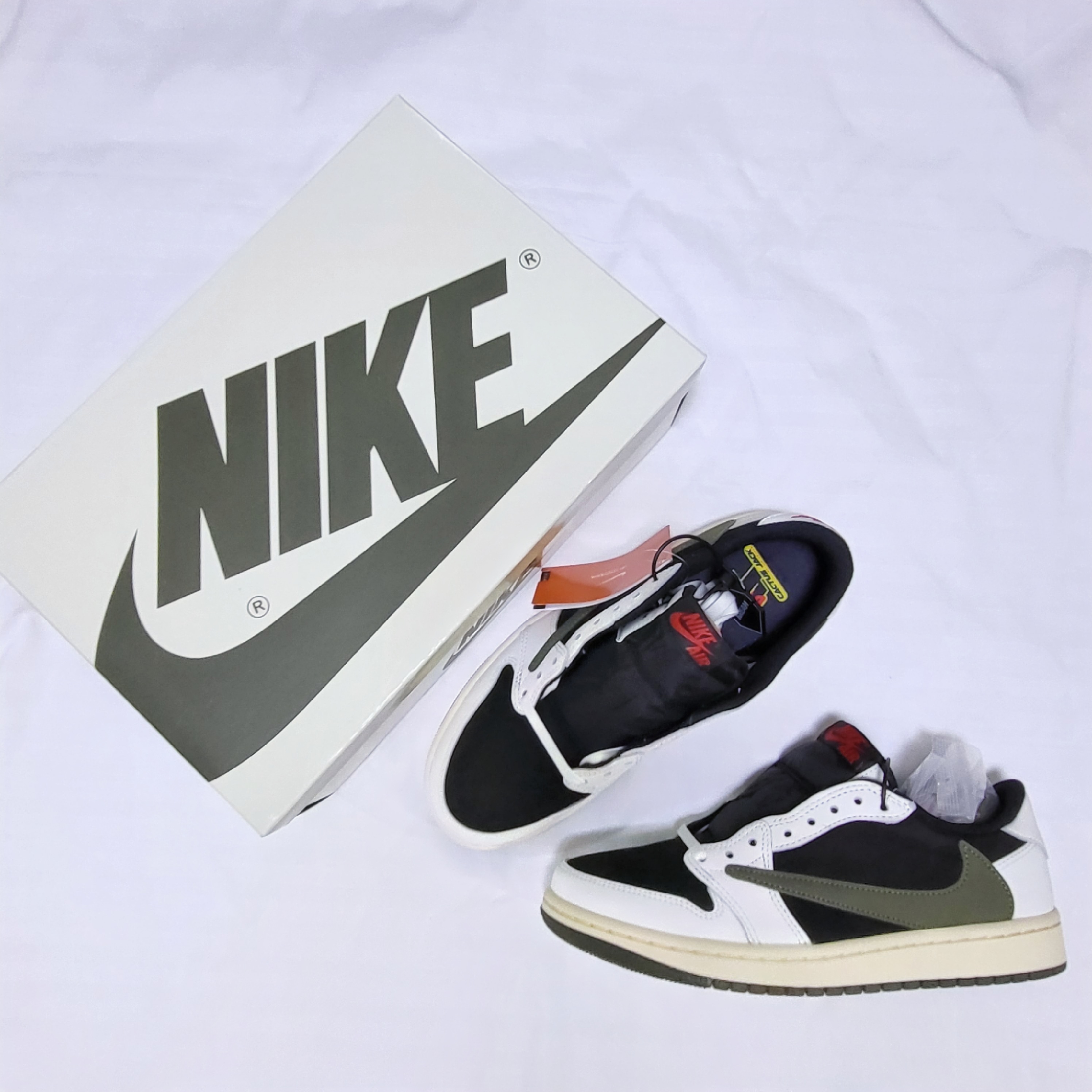 (W) Jordan 1 x Travis Scott Retro Low OG SP Medium Olive 착용 스타일