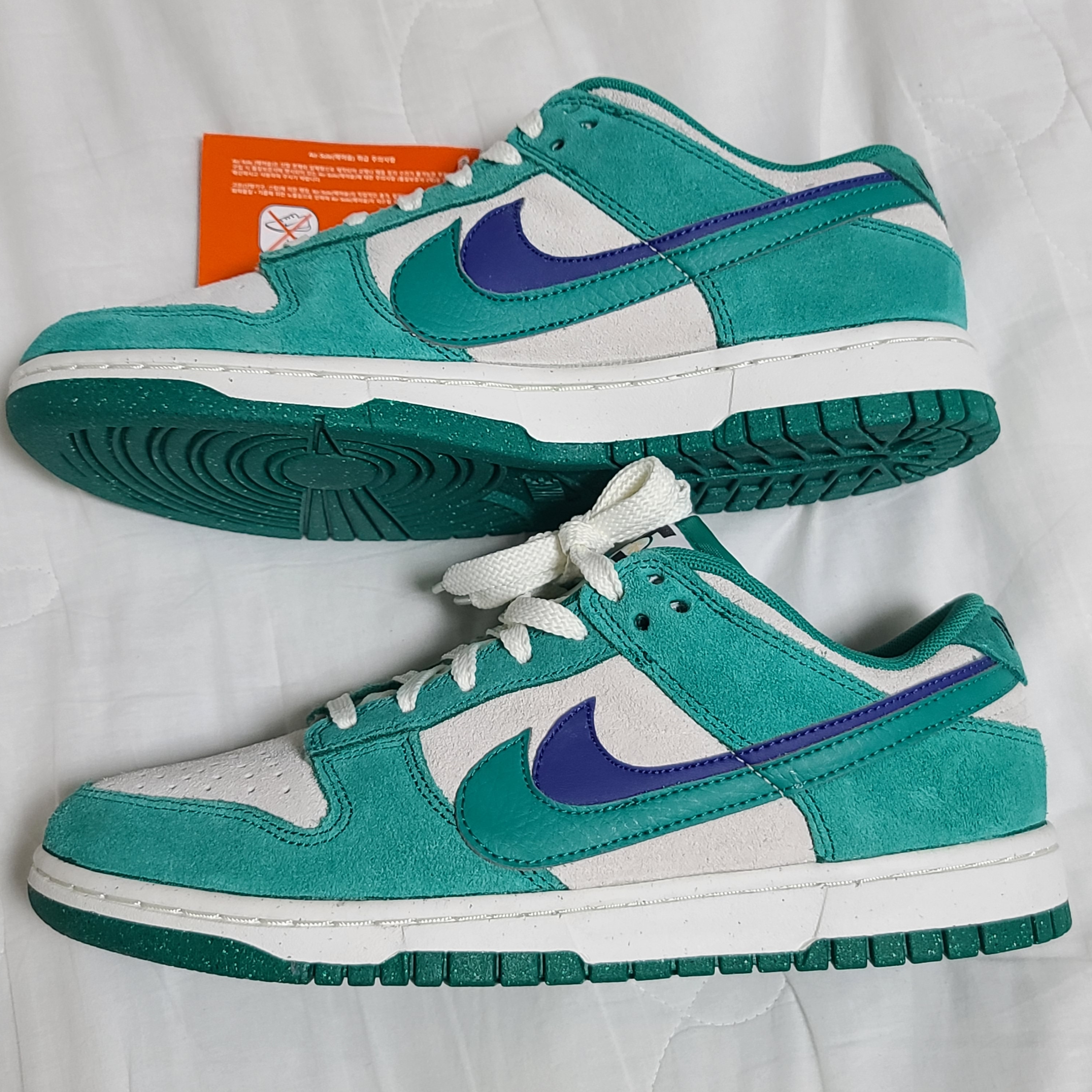 (W) Nike Dunk Low SE 85 Neptune Green and Sail 착용 스타일 - 2