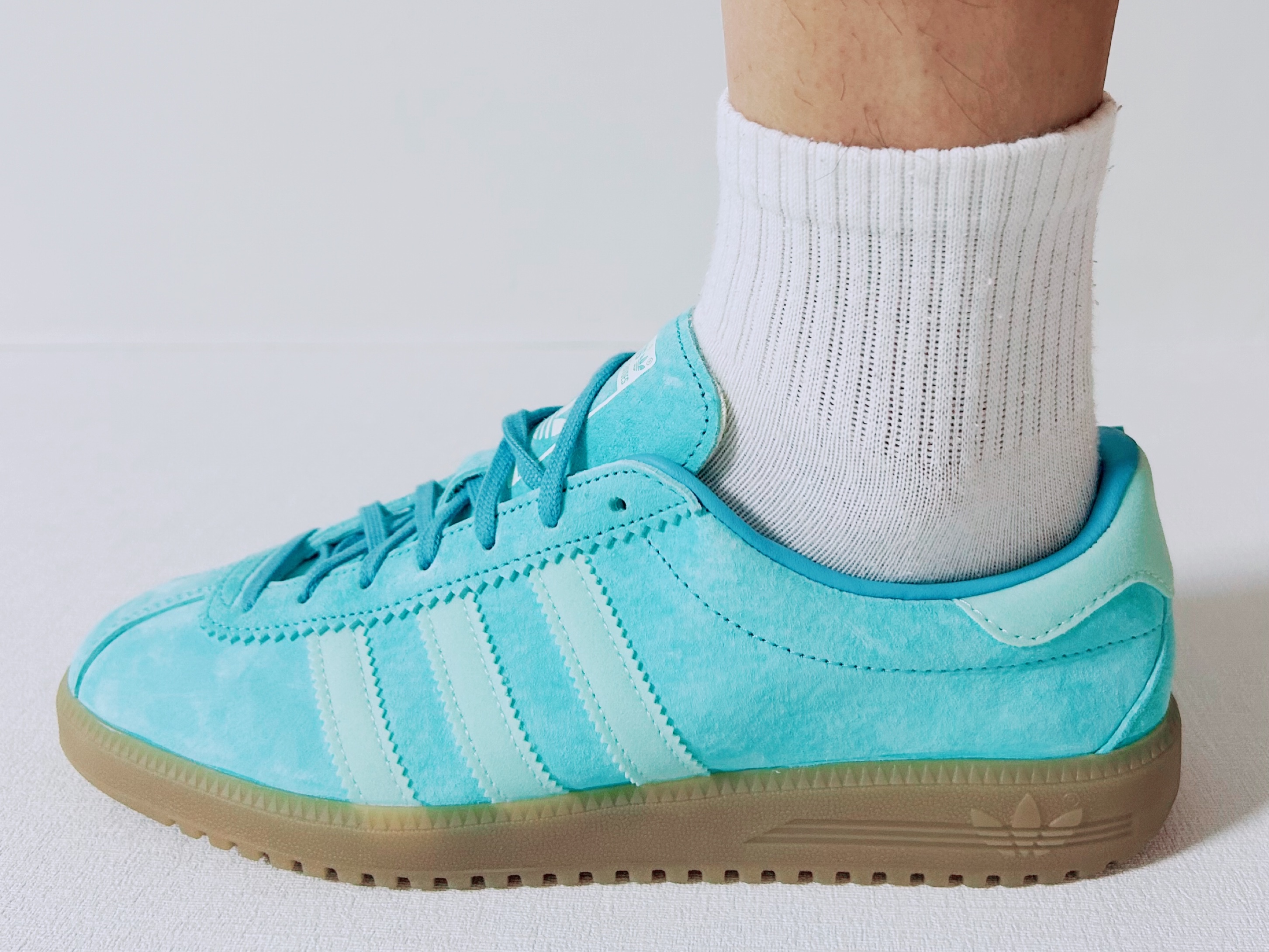 Adidas Bermuda Easy Mint 착용 스타일