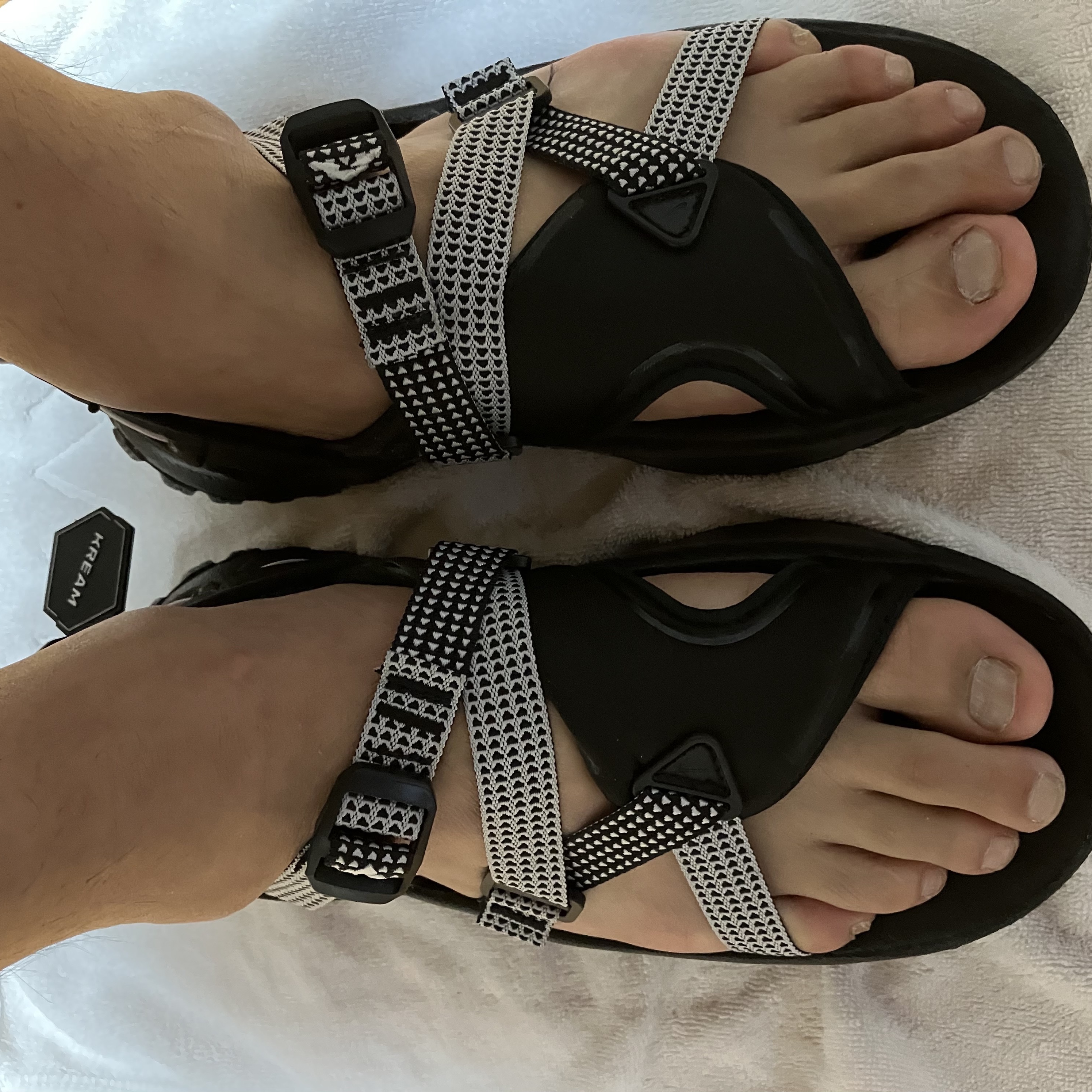 Nike Oneonta Sandal Pure Platinum 착용 스타일 - 1