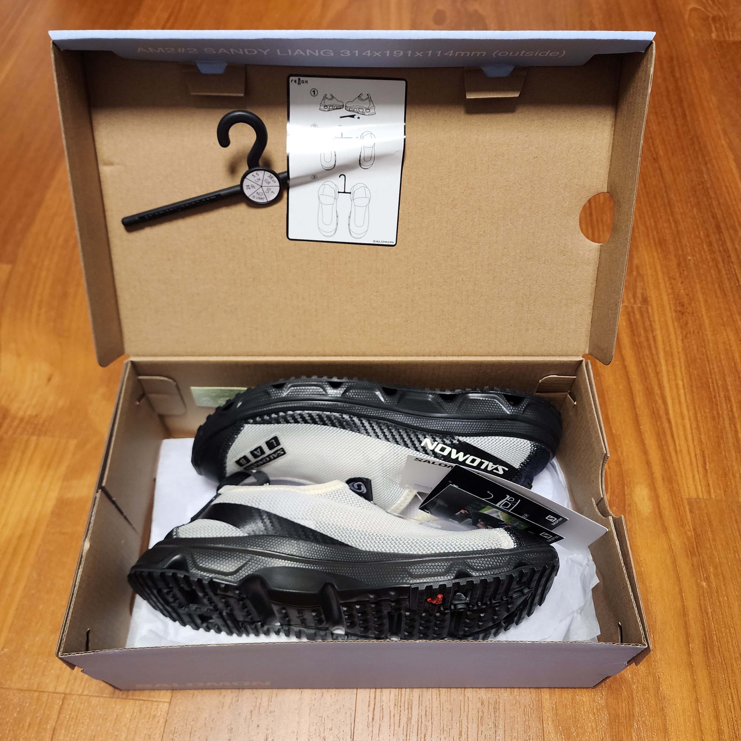 Salomon x Sandy Liang RX Moc 3.0 Black White 착용 스타일 - 4