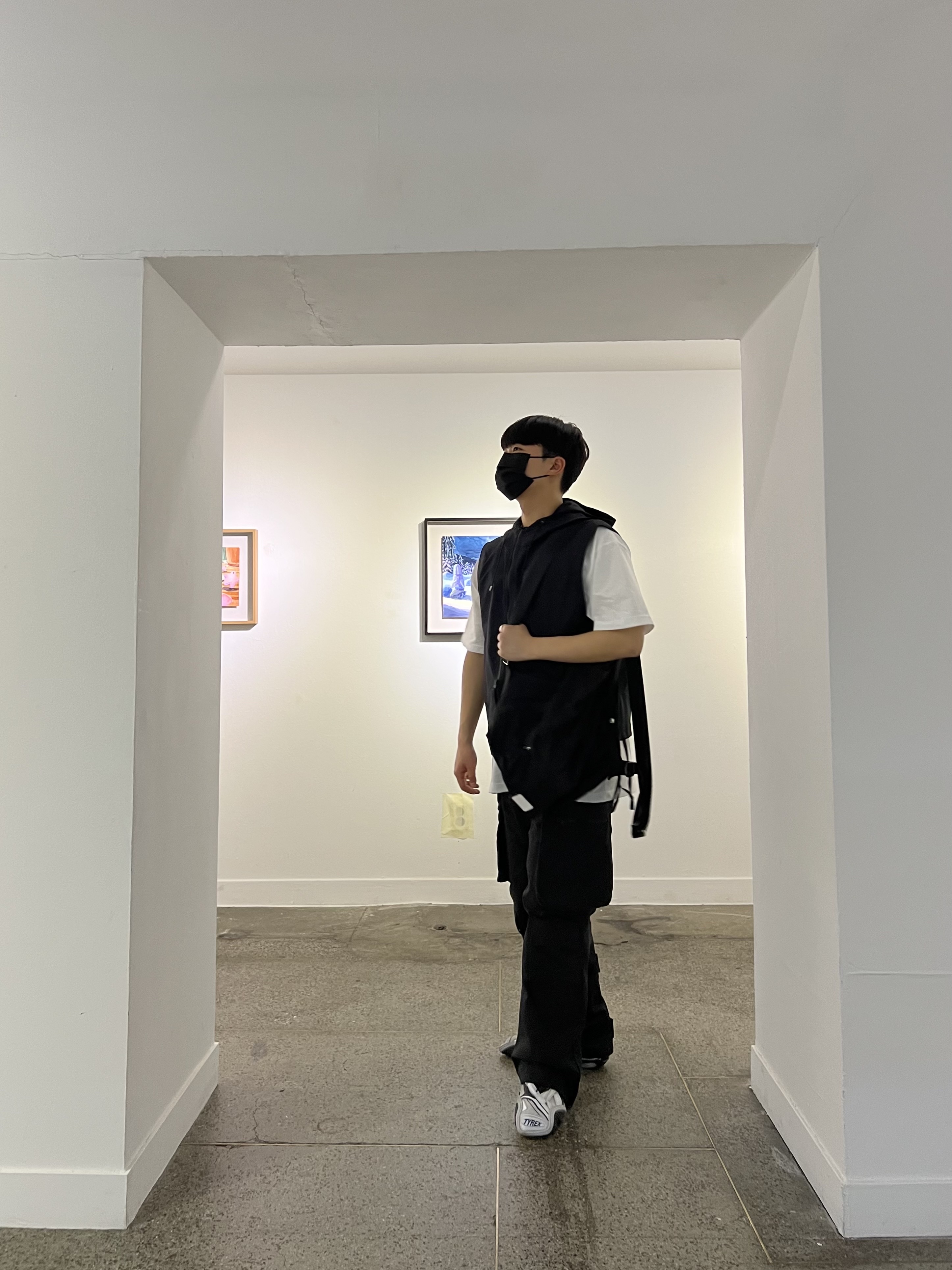 Balenciaga Tyrex Sneakers Black Grey 착용 스타일 - 4
