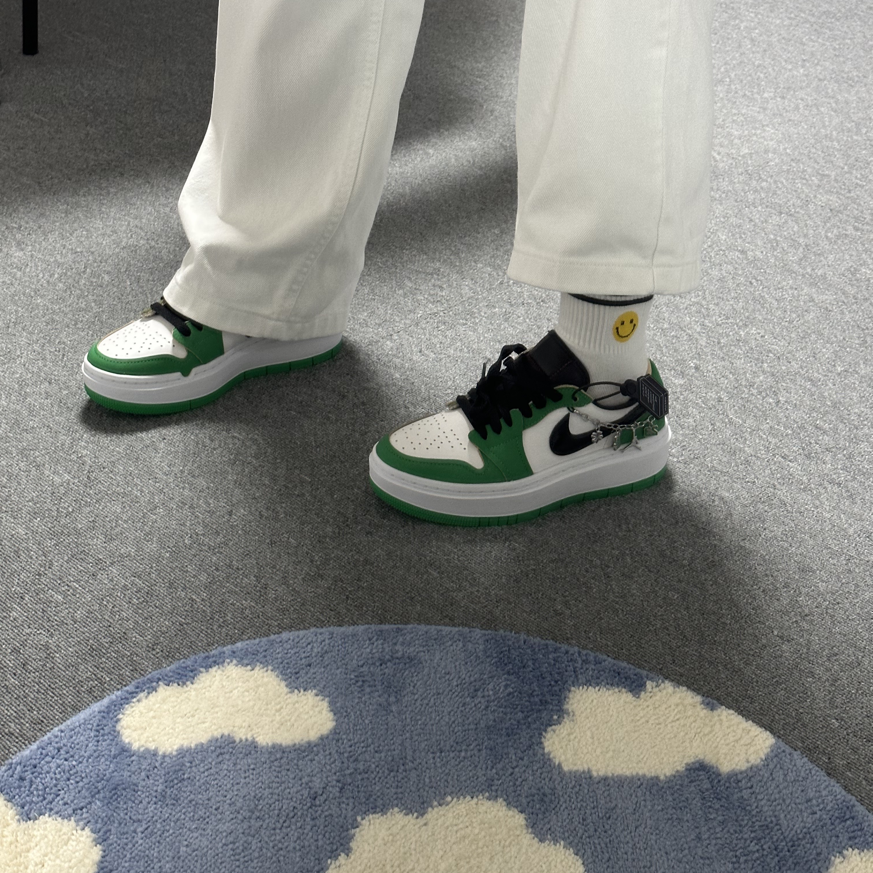 (W) Jordan 1 Elevate Low SE Lucky Green 착용 스타일 - 1