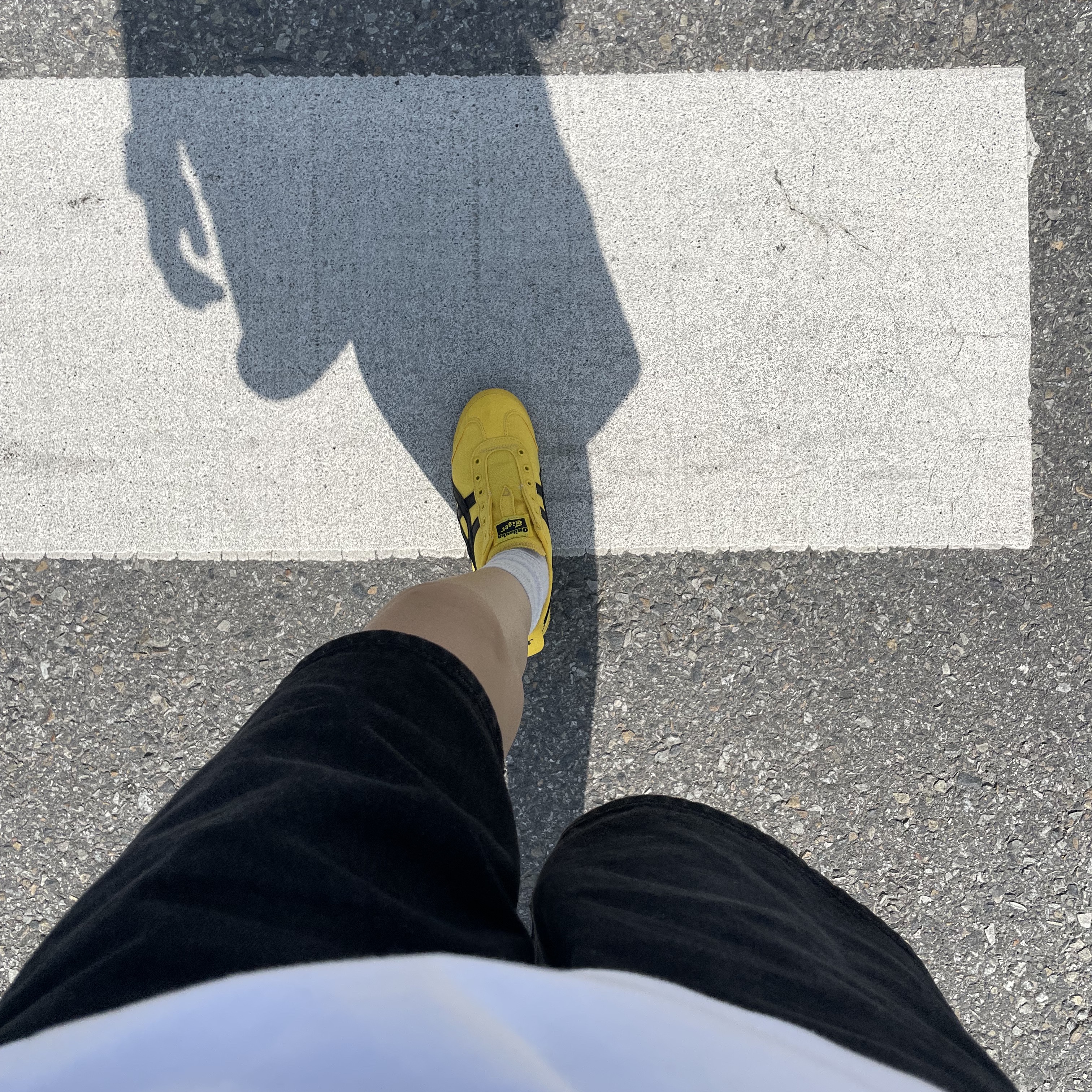 Onitsuka Tiger Mexico 66 Slip-On Yellow Black 착용 스타일 - 2