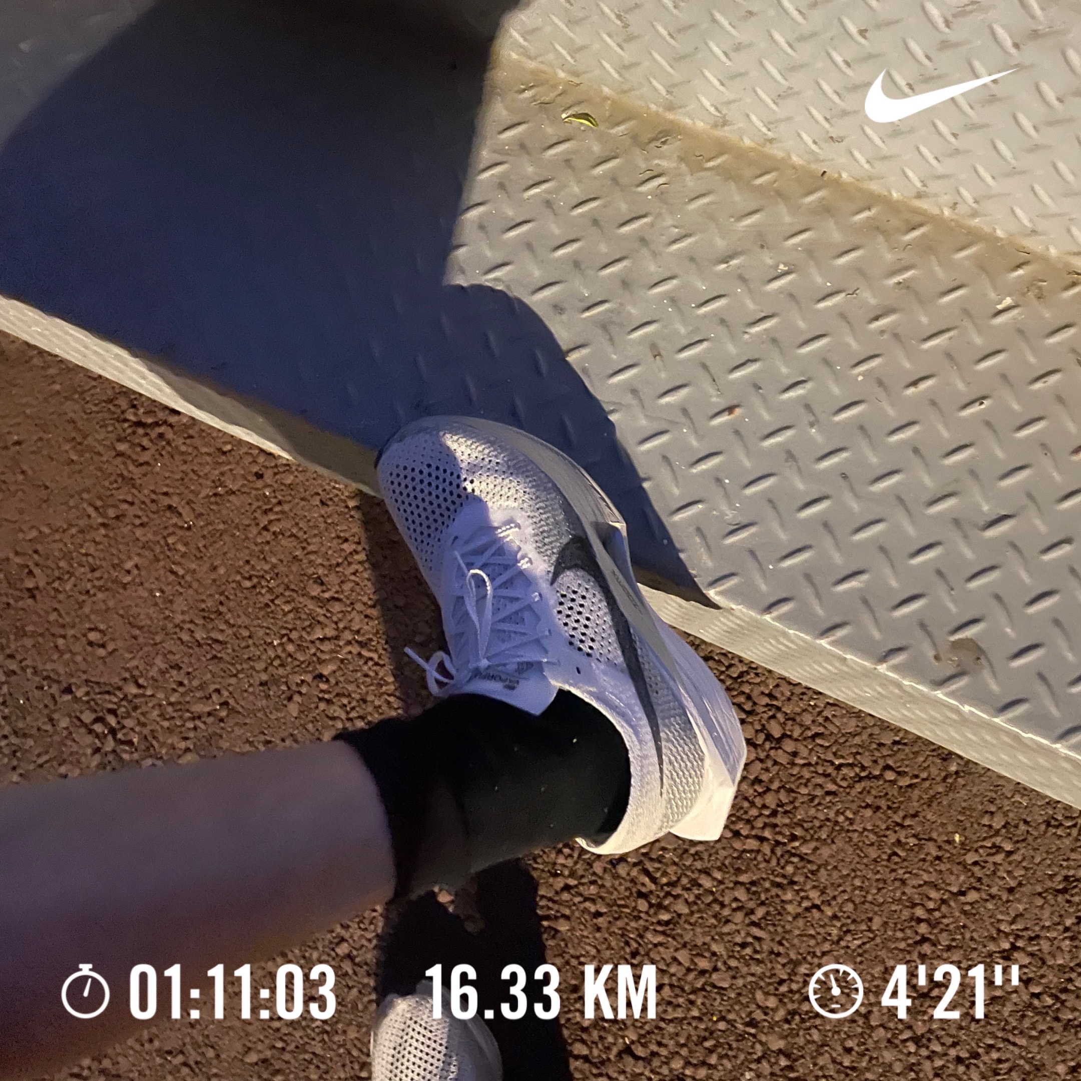 Nike ZoomX Vaporfly Next% 3 White Grey 착용 스타일