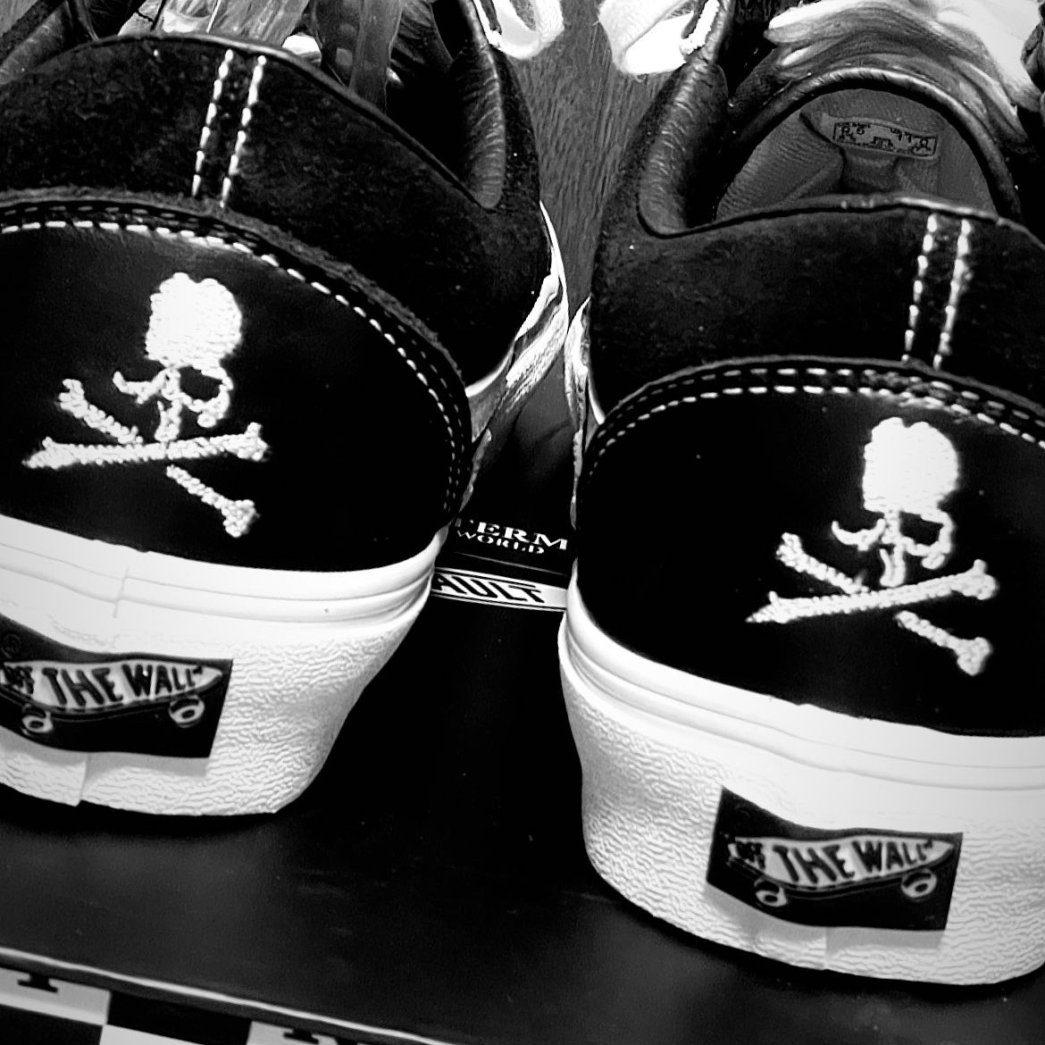 Vans Vault x Mastermind World Old Skool Bolt Black 착용 스타일