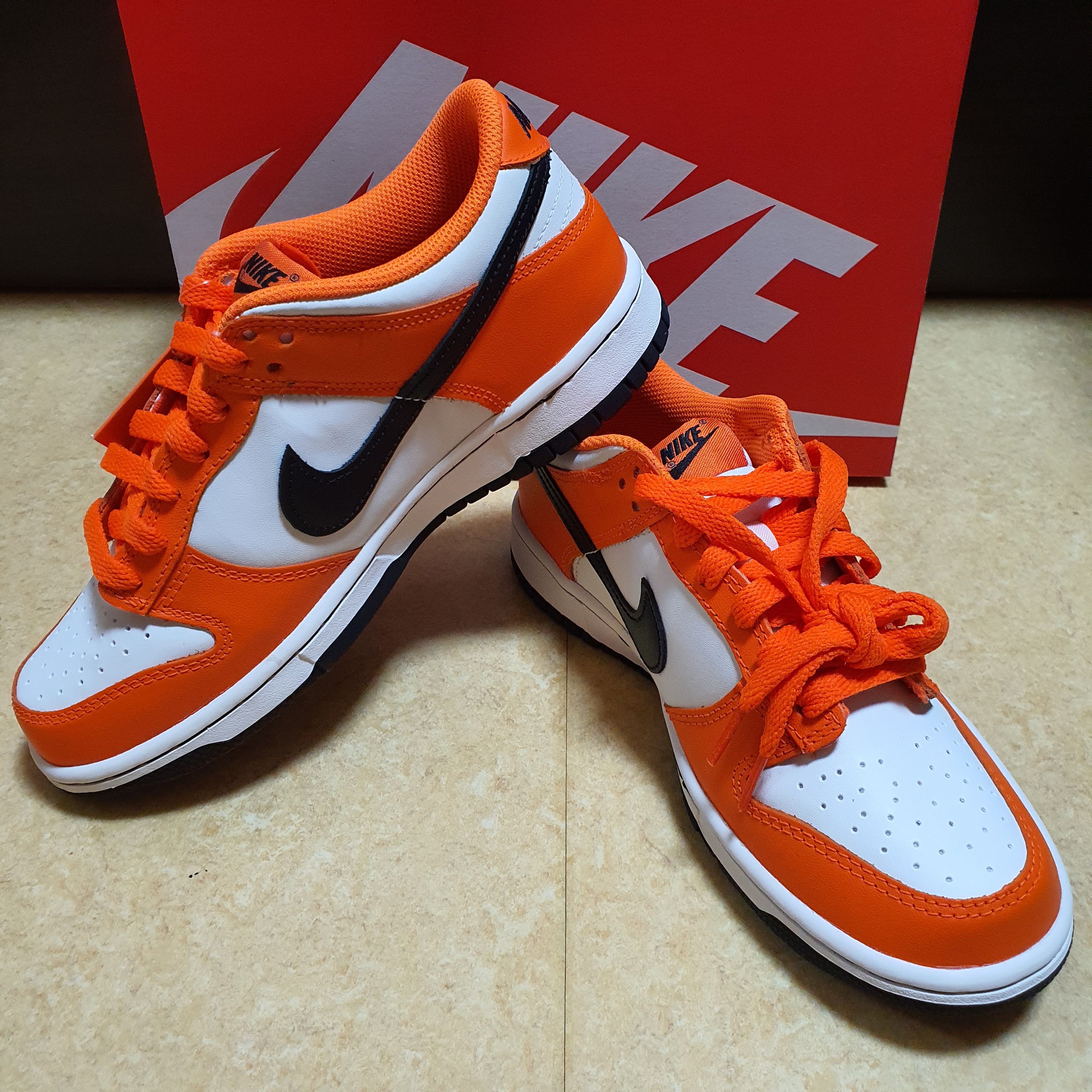 (GS) Nike Dunk Low Safety Orange 착용 스타일