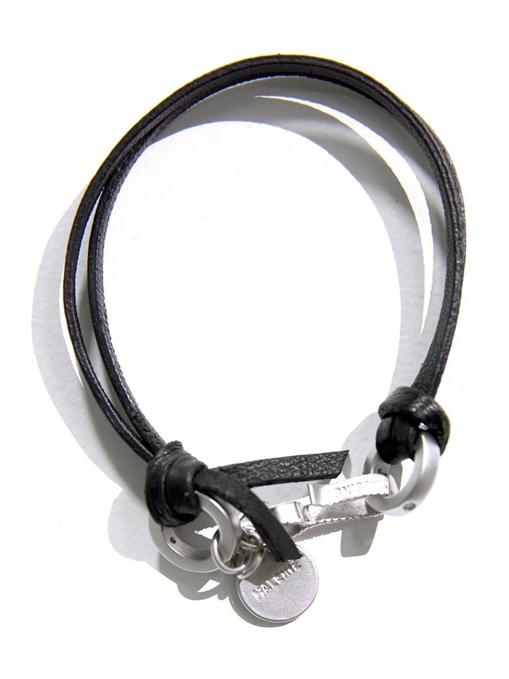 Haleine Leather Metal Mix Bracelet Black 착용 스타일 - 2