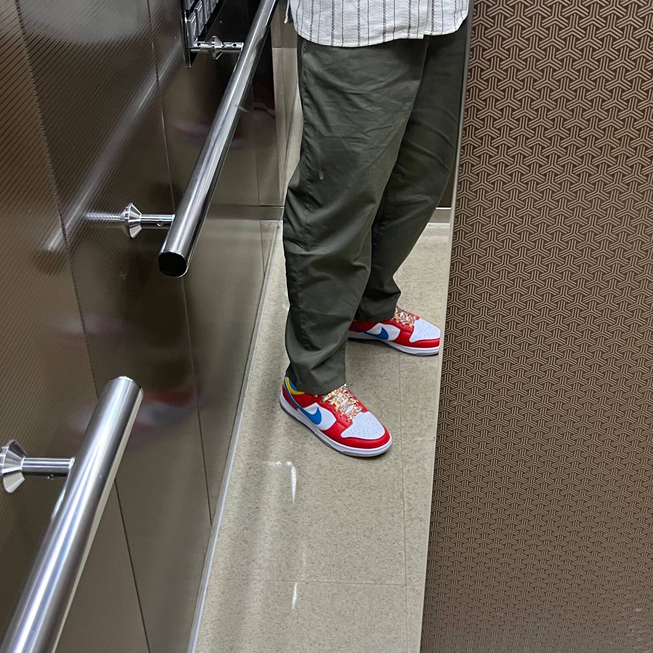 나이키 x 르브론 제임스 x 프루이티 페블스 덩크 로우 QS 하바네로 레드 착용 스타일