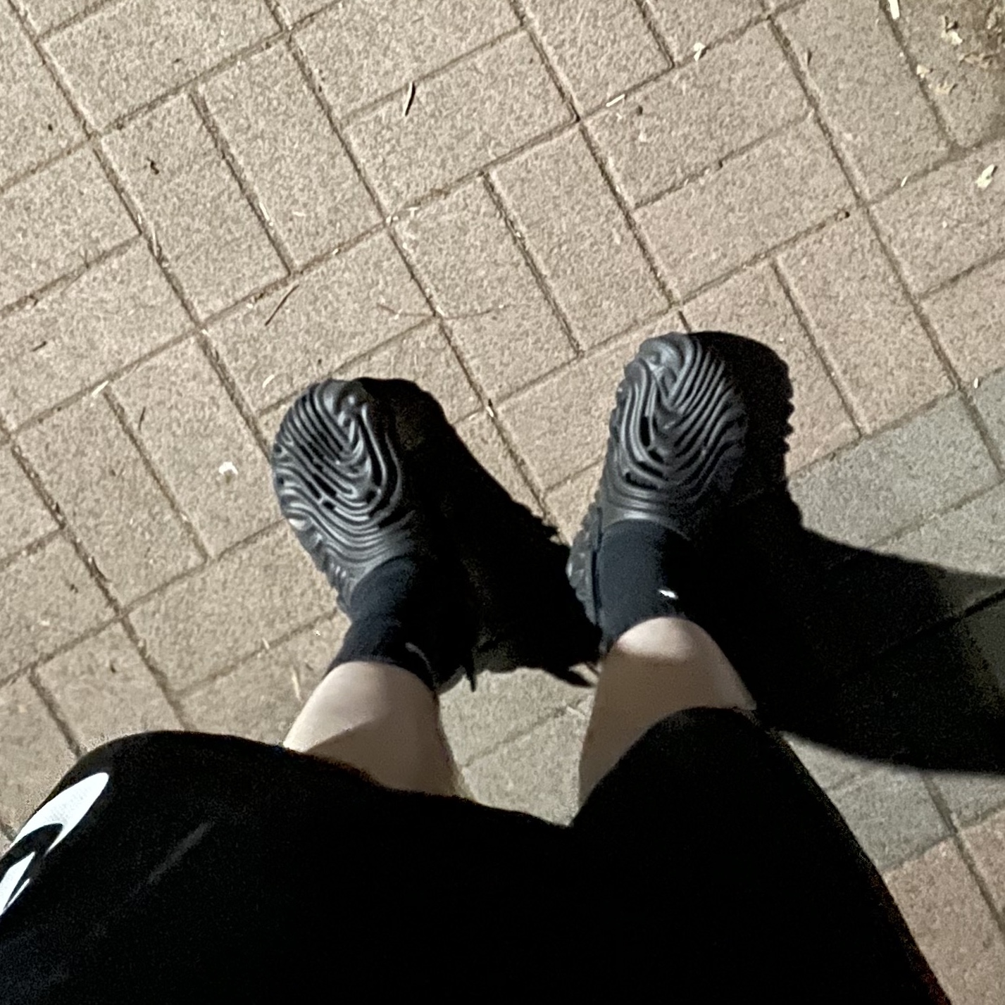 Crocs x Salehe Bembury Pollex Clog Sasquatch 착용 스타일