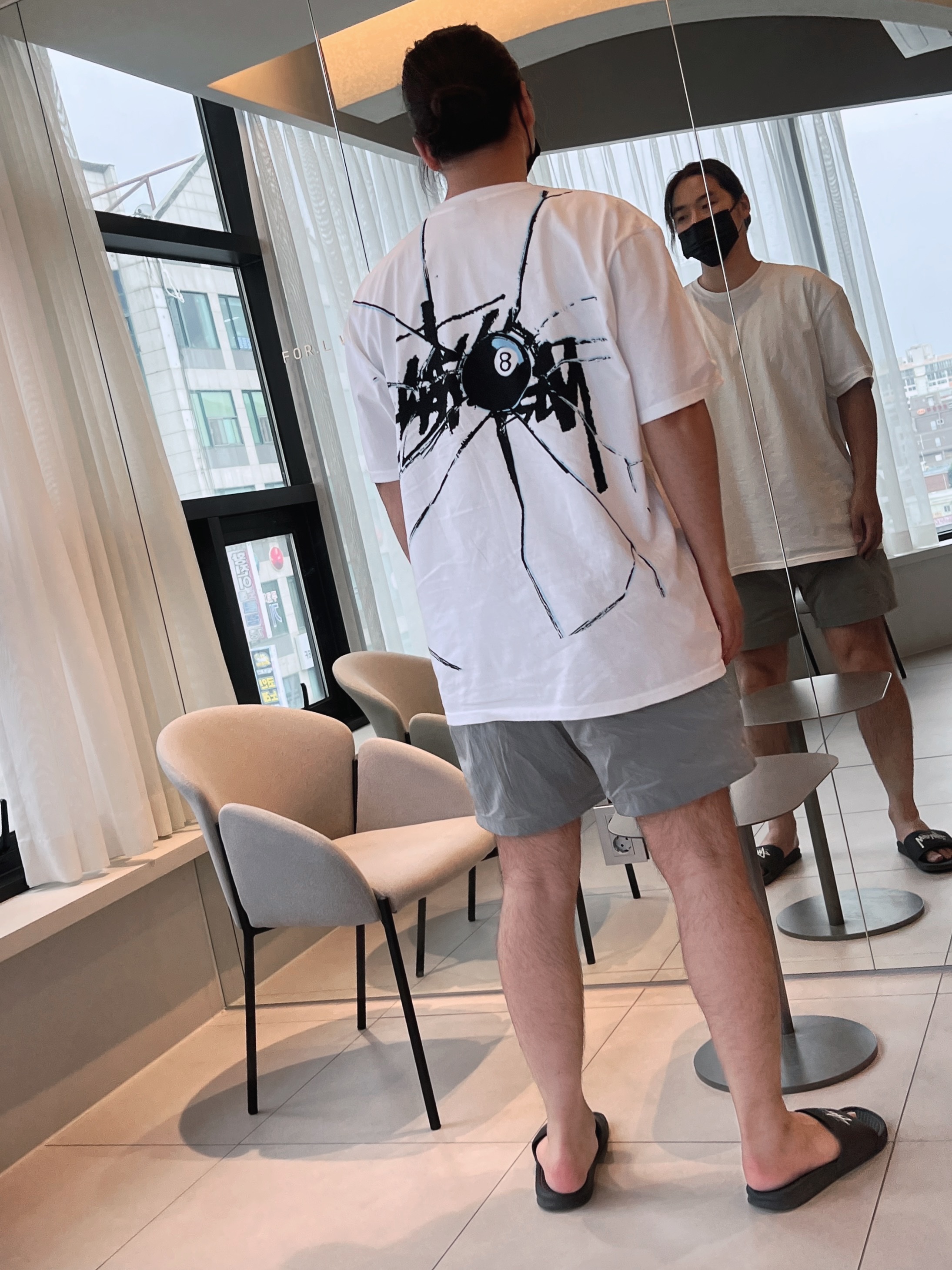 Stussy Shattered T-Shirt White, Nike x Stussy Benassi Slide Off Noir 착용 스타일 - 2