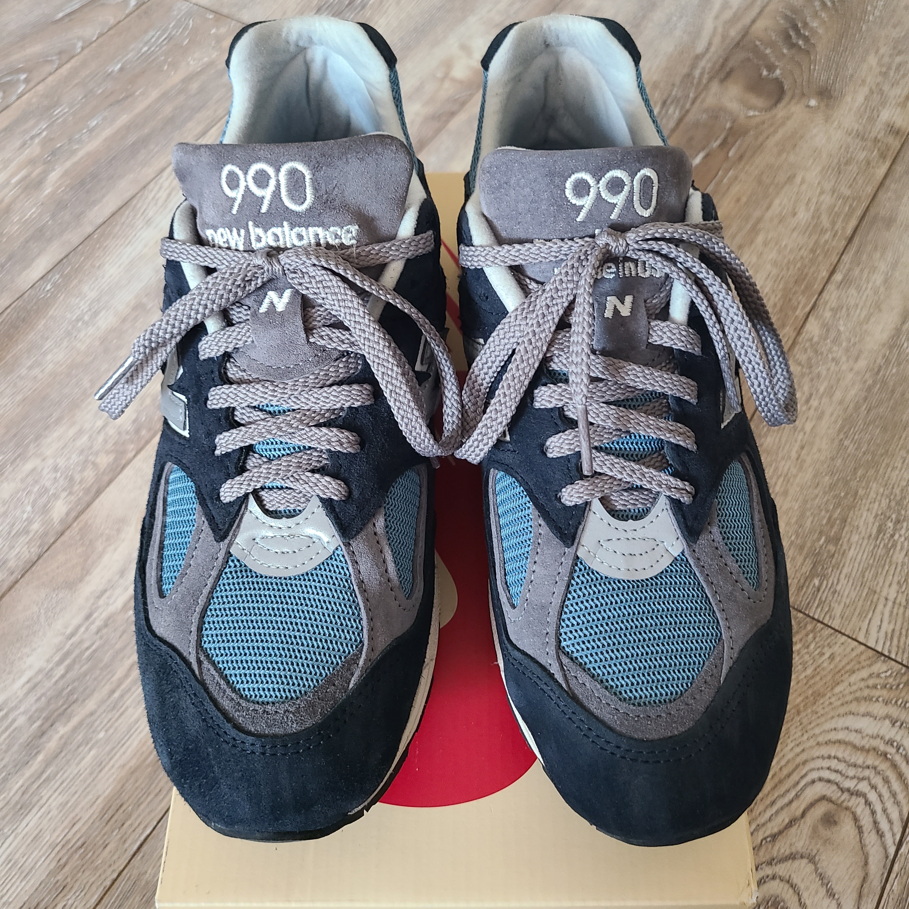New Balance 990v2 Made in USA Navy Castlerock 착용 스타일 - 3