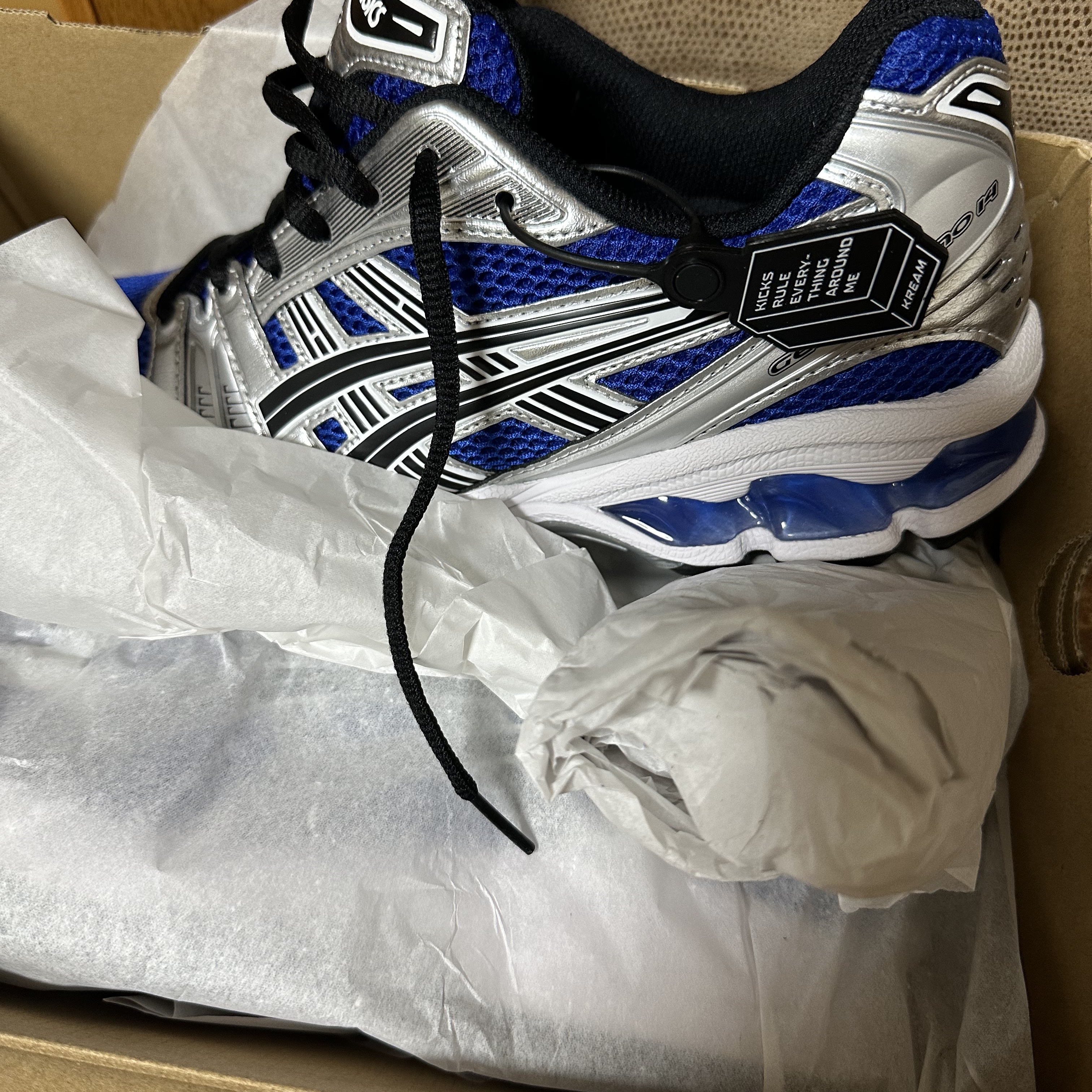 Asics Gel-Kayano 14 Monaco Blue Black 착용 스타일