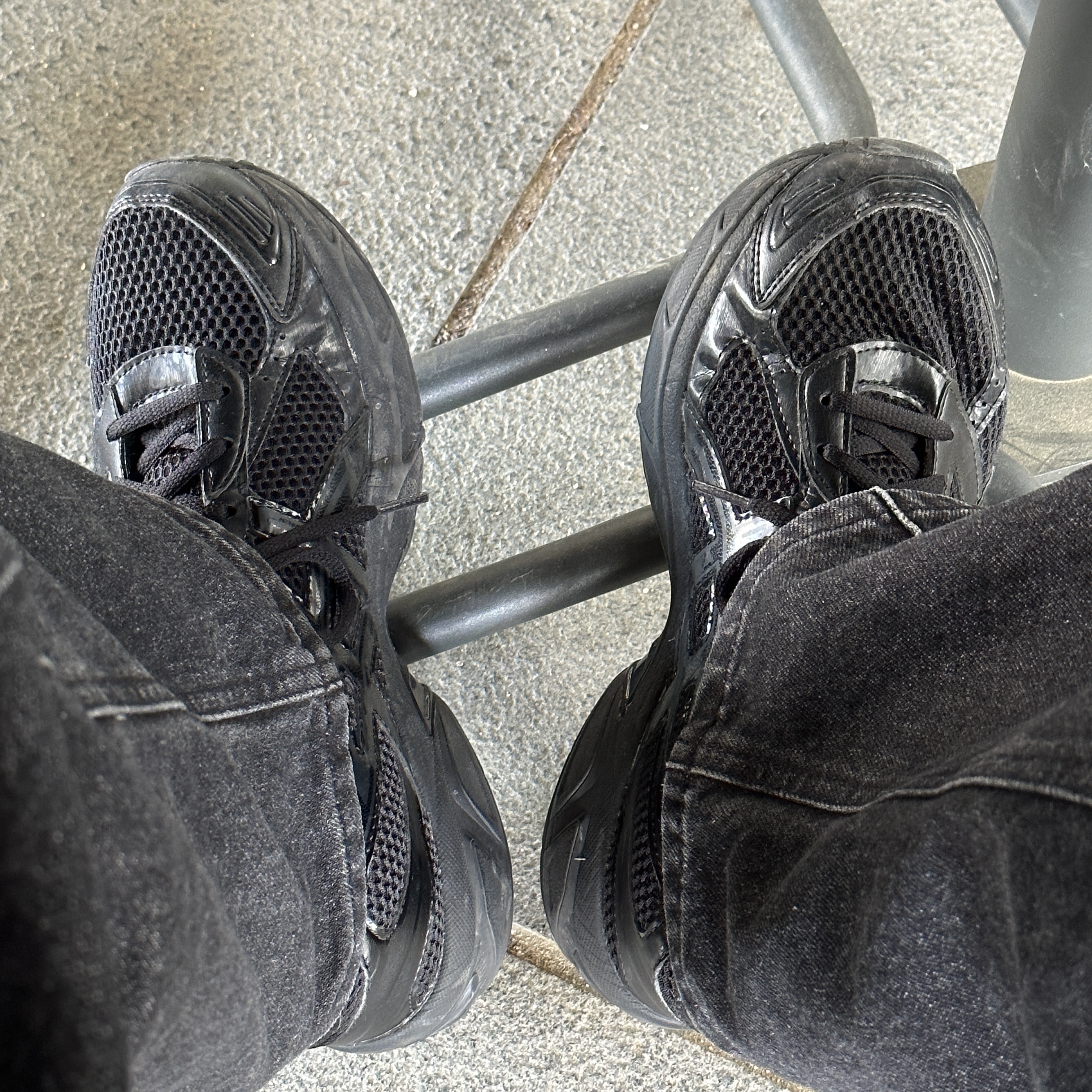 Asics Gel-1130 Black Graphite Grey 착용 스타일