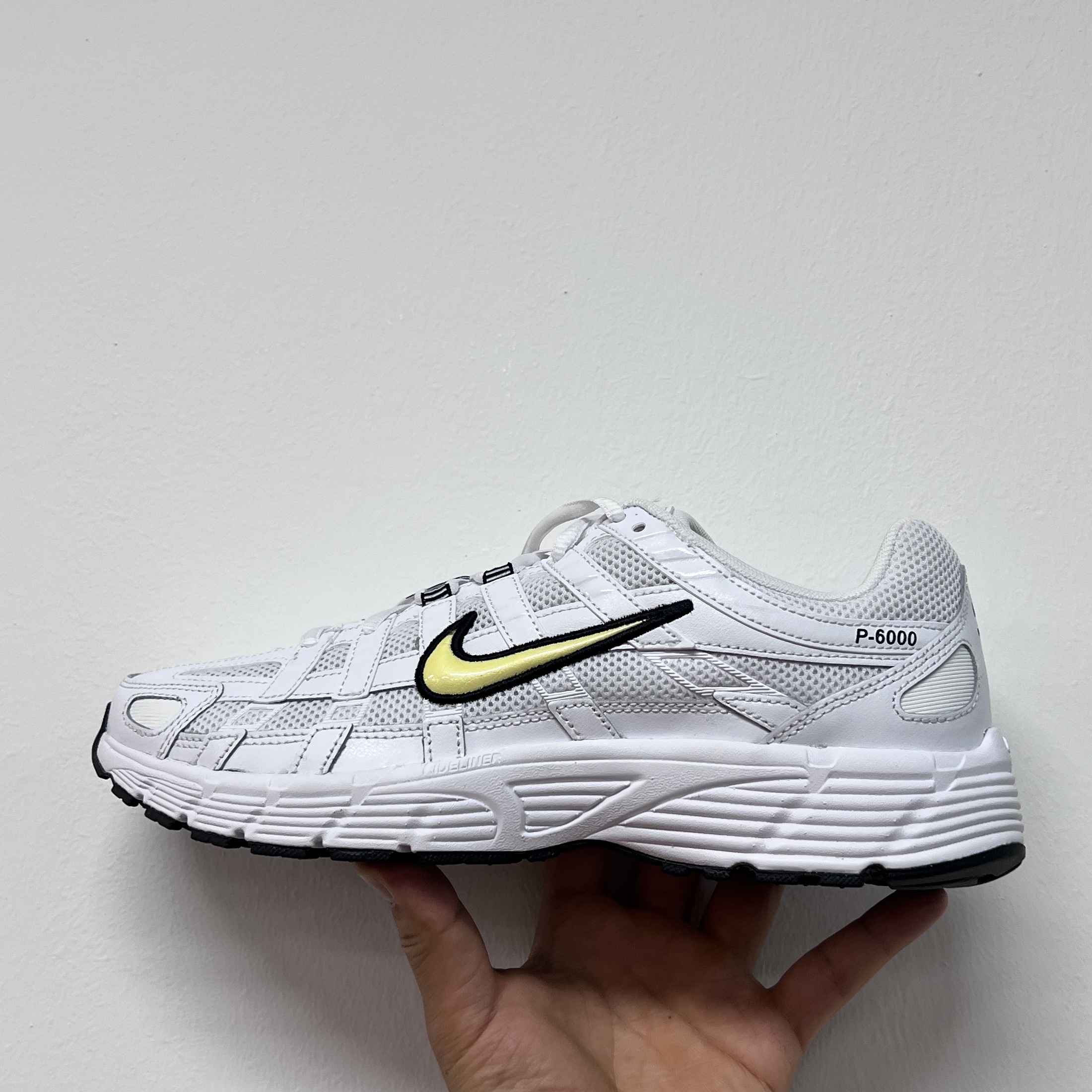 Nike P-6000 White Lemon Chiffon 착용 스타일