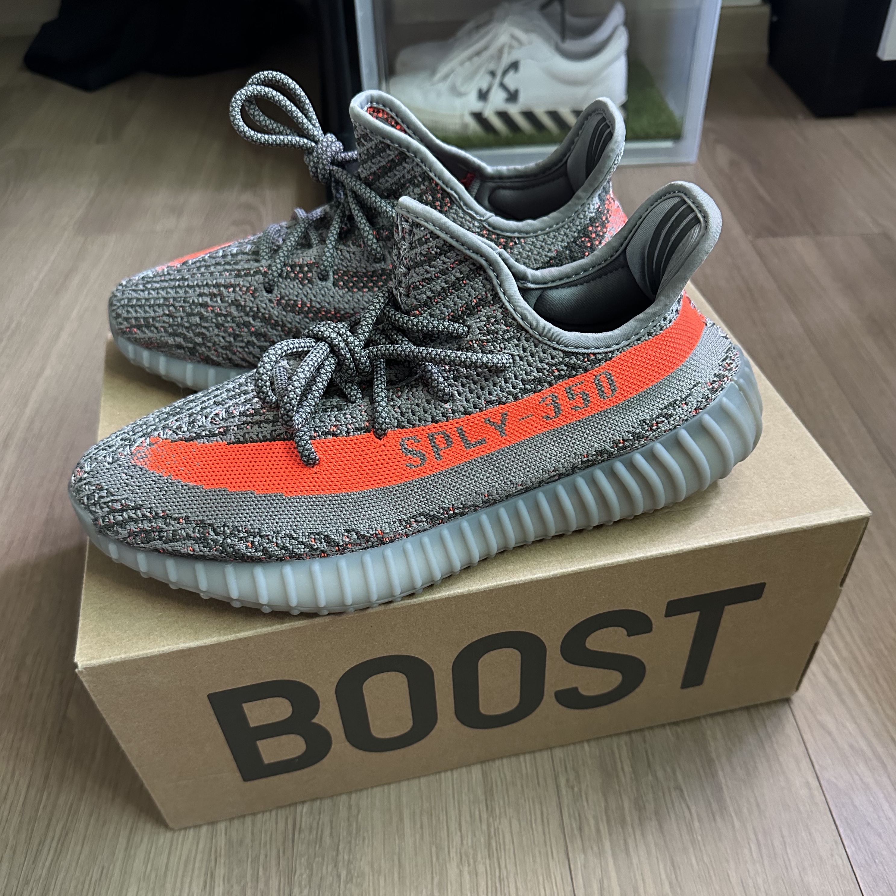 Adidas Yeezy Boost 350 V2 Beluga - Reflective 착용 스타일