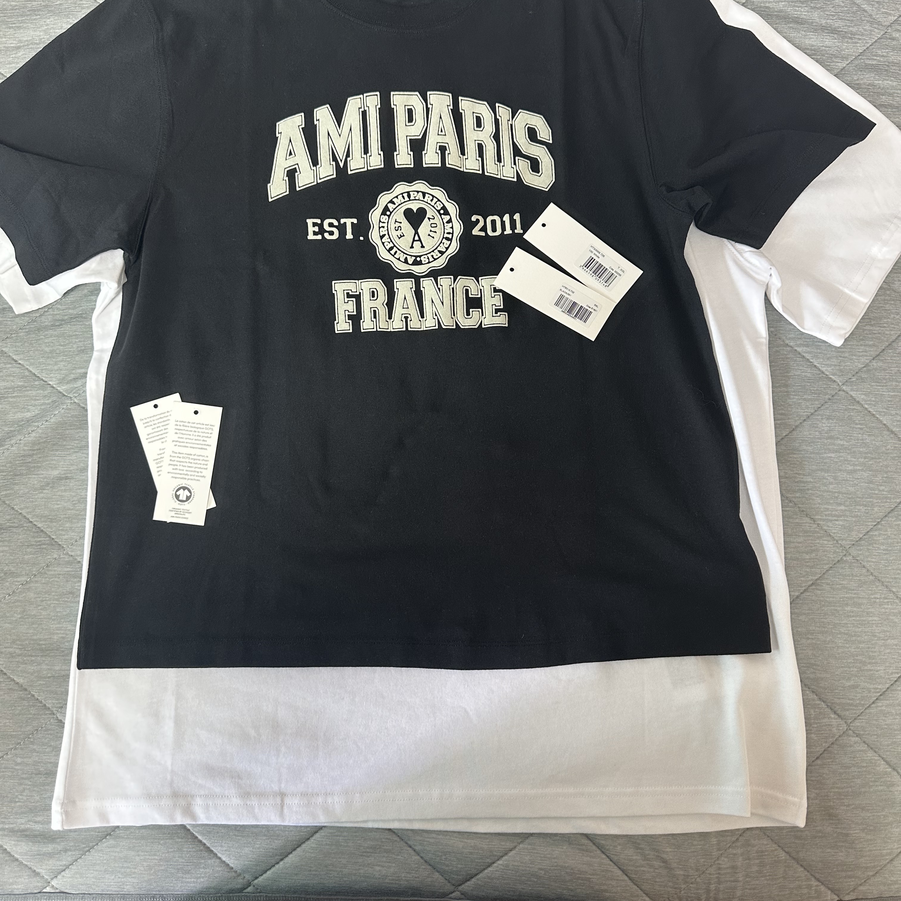 AMI Paris France T-Shirt Black 착용 스타일 - 1