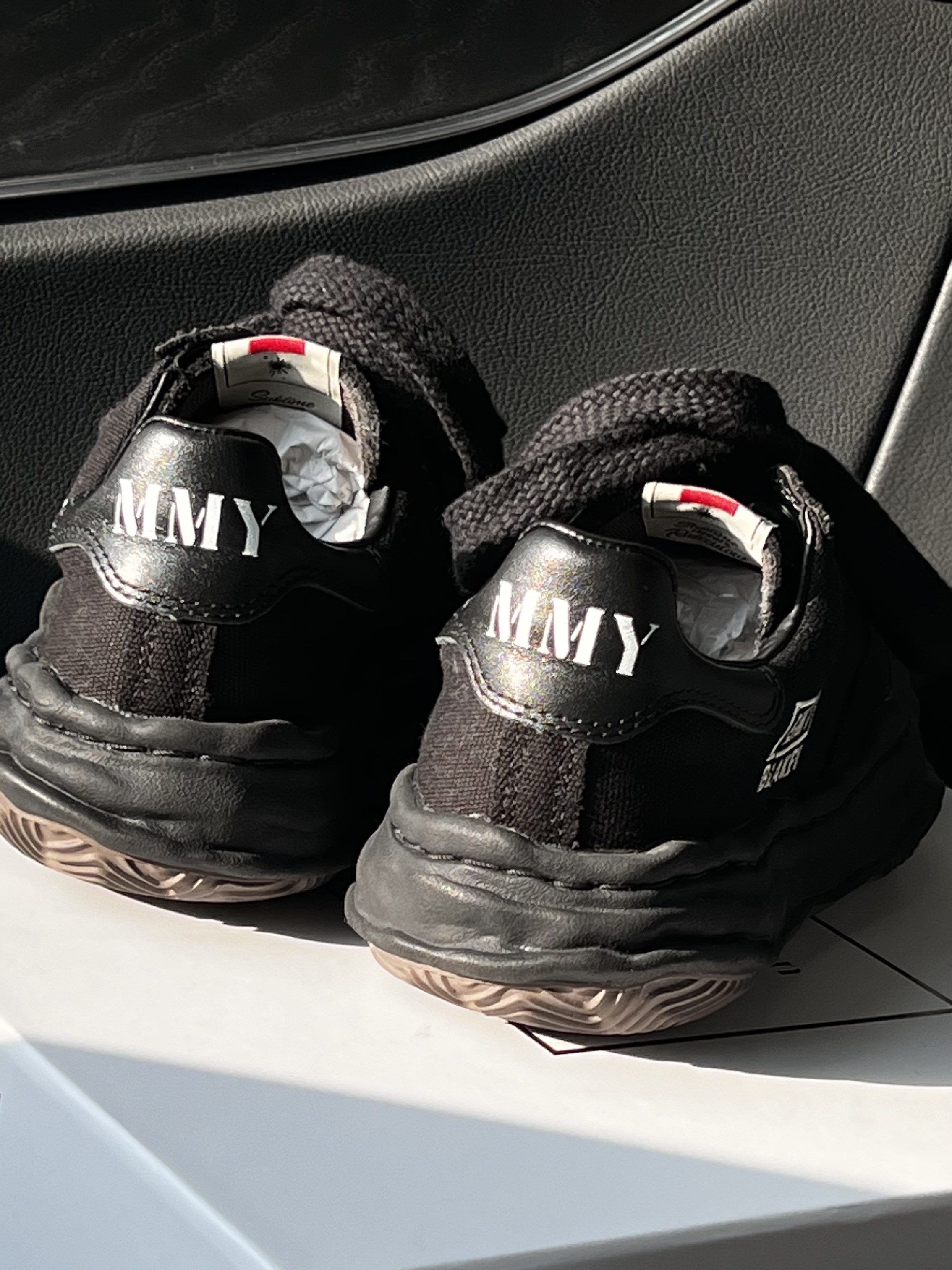 Maison Mihara Yasuhiro Blakey OG Sole Canvas Low-top Sneakers Black Black, Supreme Overdyed S Logo Sweatpants Black - 23SS 착용 스타일 - 3