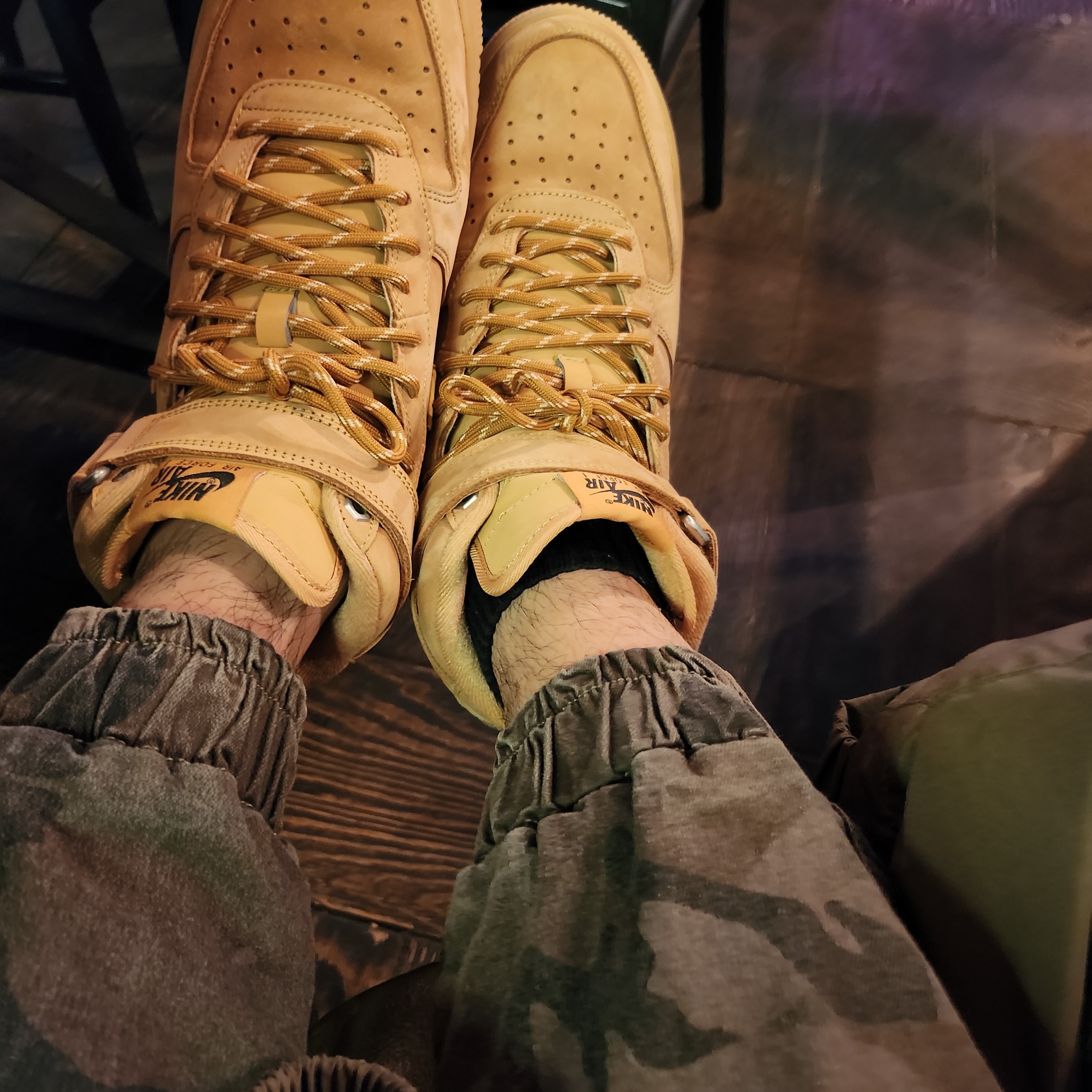 Nike Air Force 1 Mid '07 WB Flax 착용 스타일 - 2