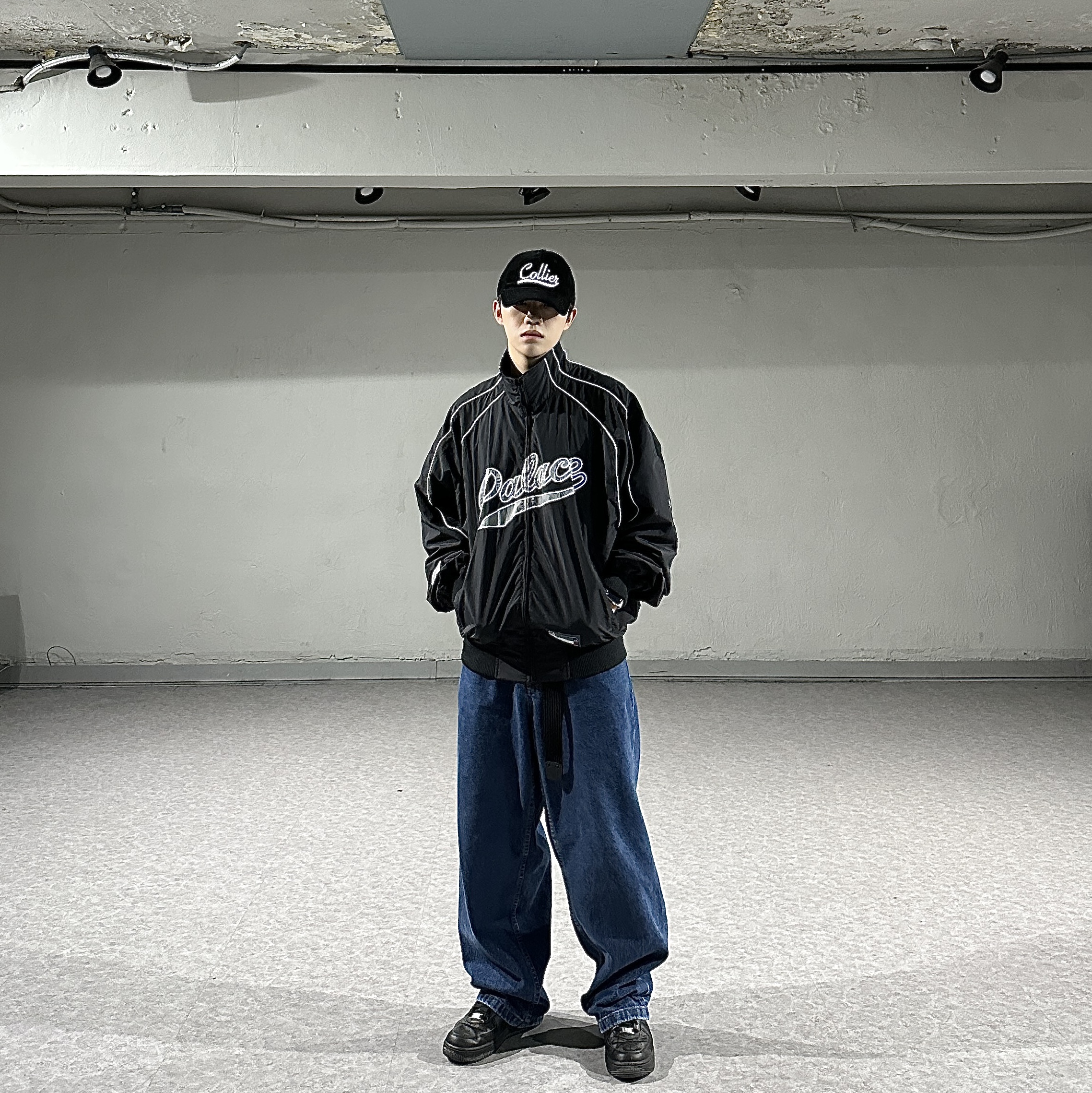 팔라스 스포츠 밋 스크립트 자켓 블랙 - 22FW, 나이키 x 슈프림 에어포스 1 로우 블랙 착용 스타일 - 3