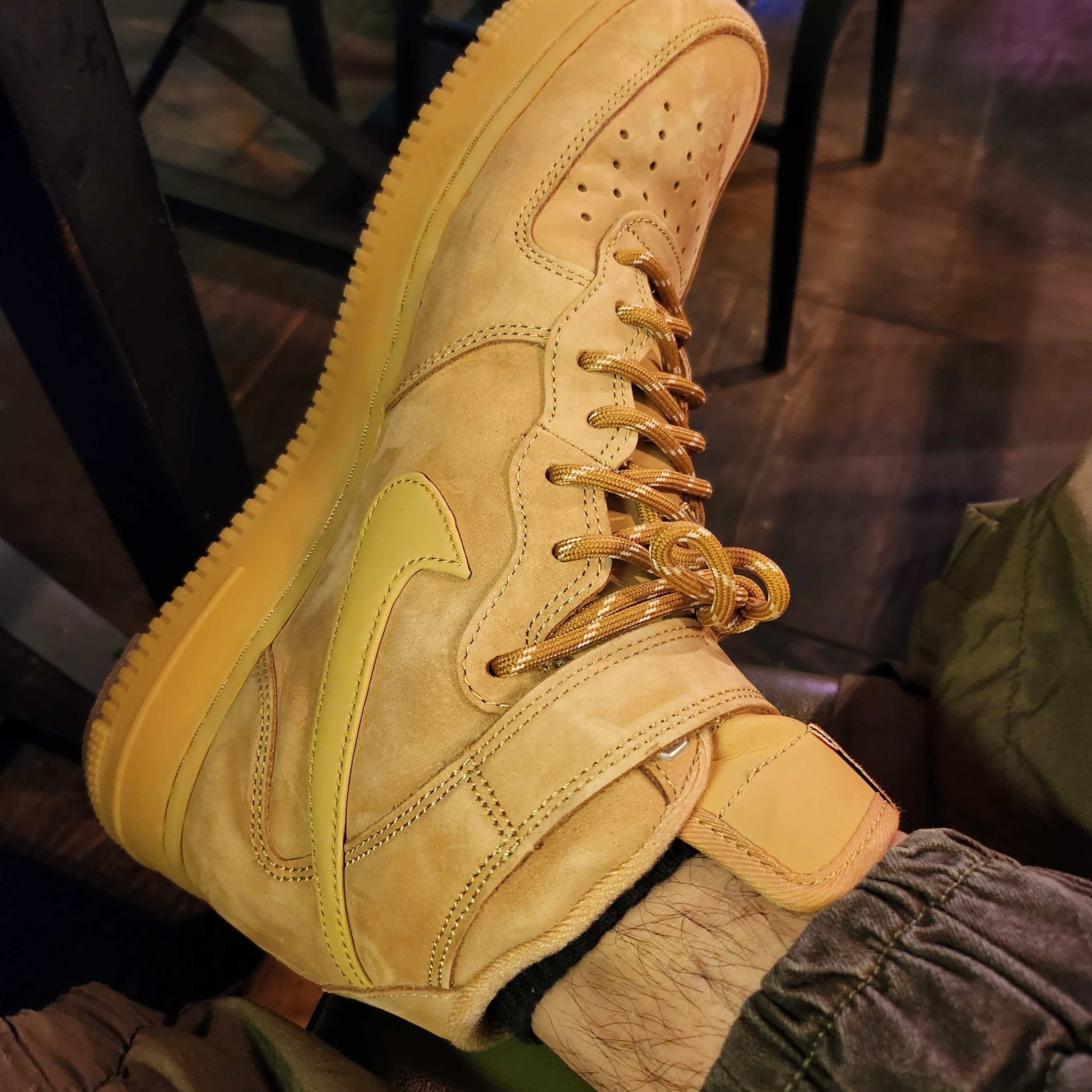 Nike Air Force 1 Mid '07 WB Flax 착용 스타일 - 1