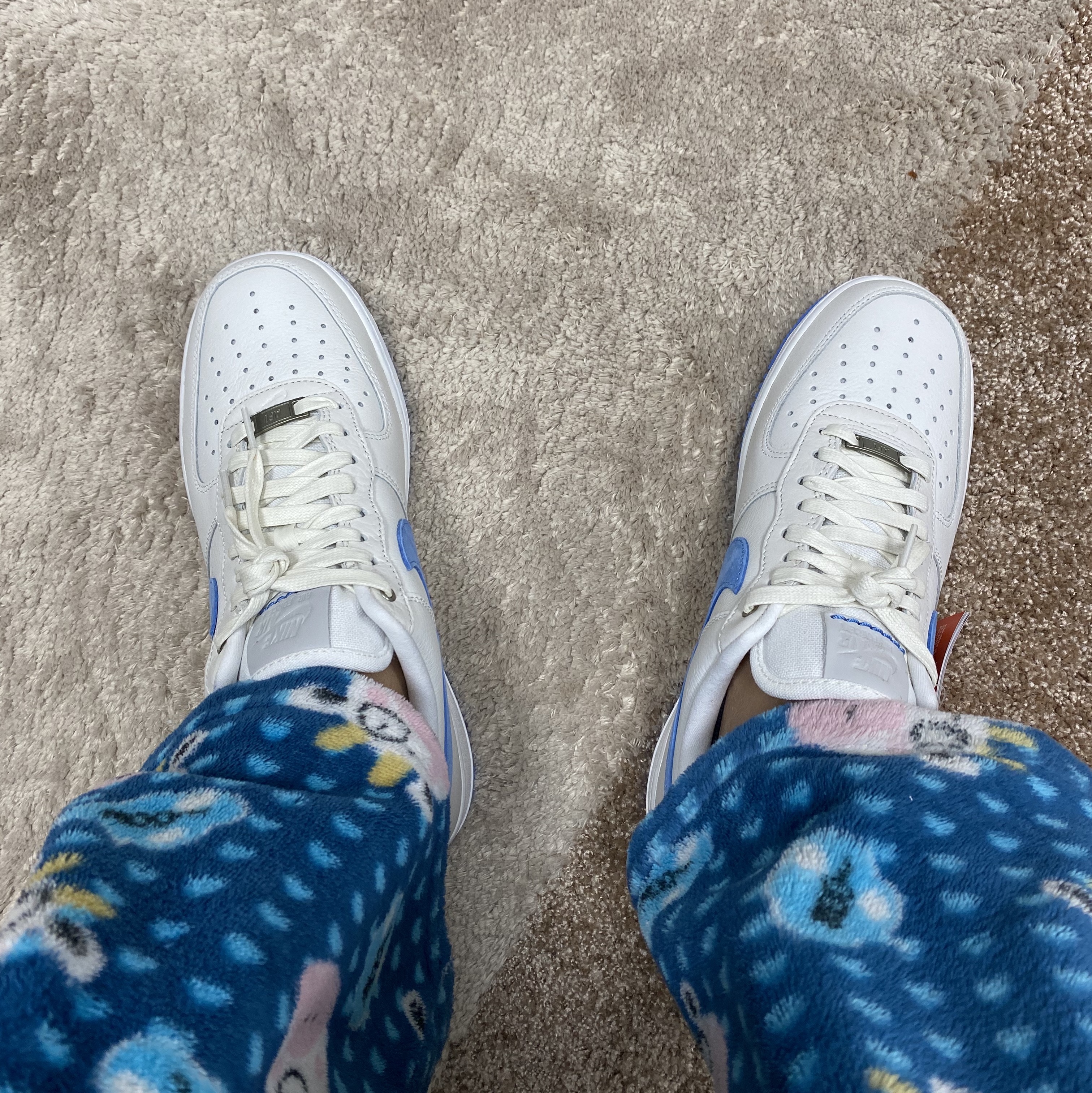 (W) Nike Air Force 1 LXX University Blue 착용 스타일 - 3