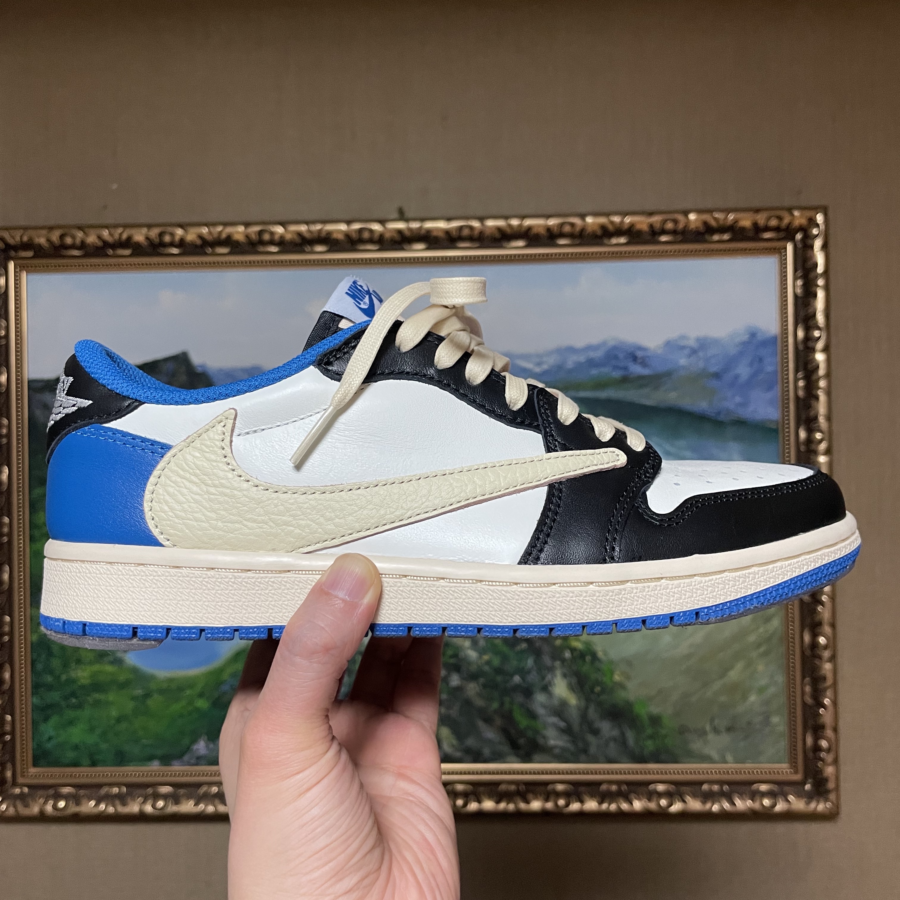 Jordan 1 x Travis Scott x Fragment Retro Low OG SP Military Blue 착용 스타일