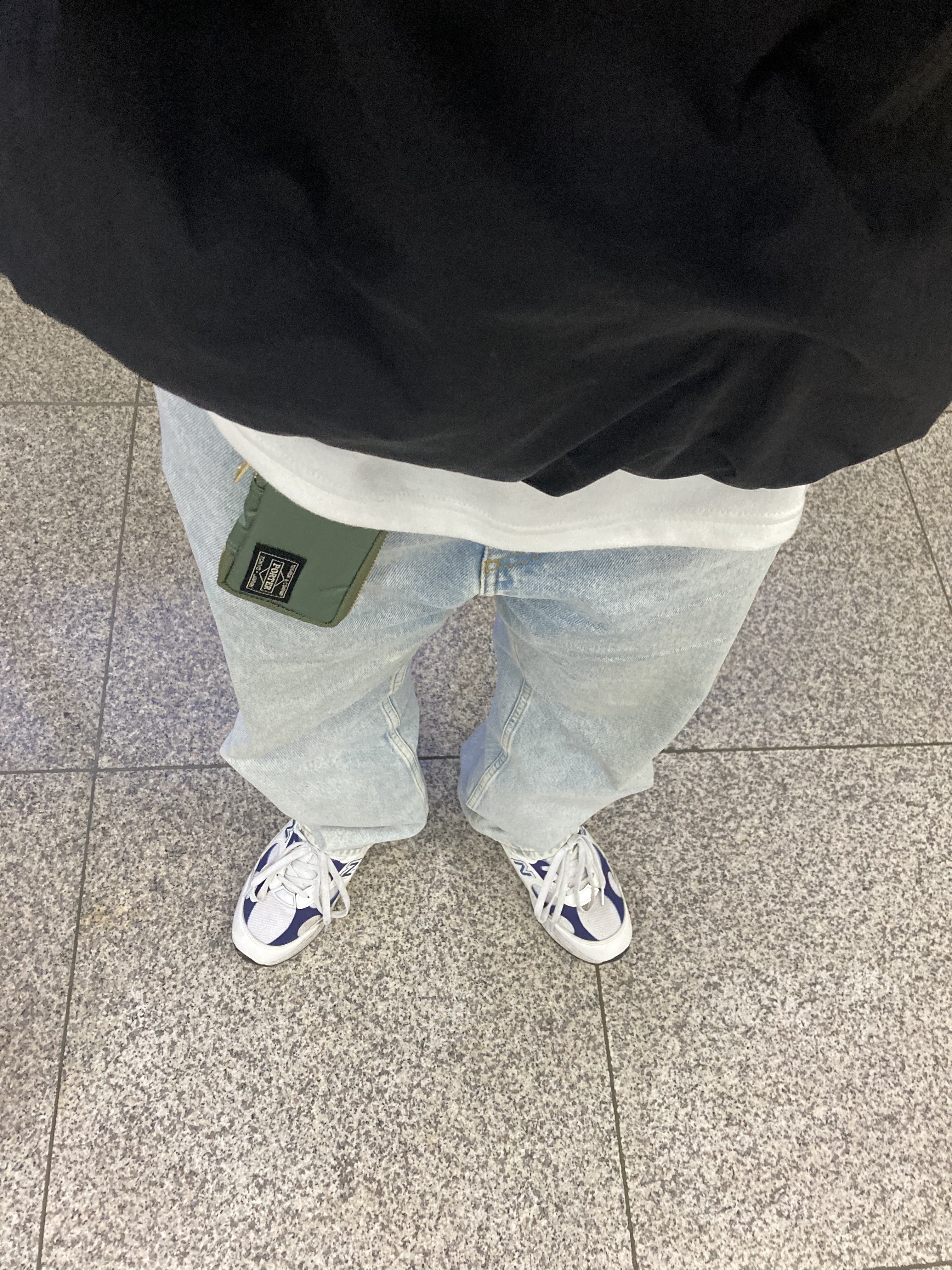 Supreme Kevlar Denim S Logo 6-Panel Indigo - 22SS, New Balance 992 Made in USA White Navy 착용 스타일 - 2