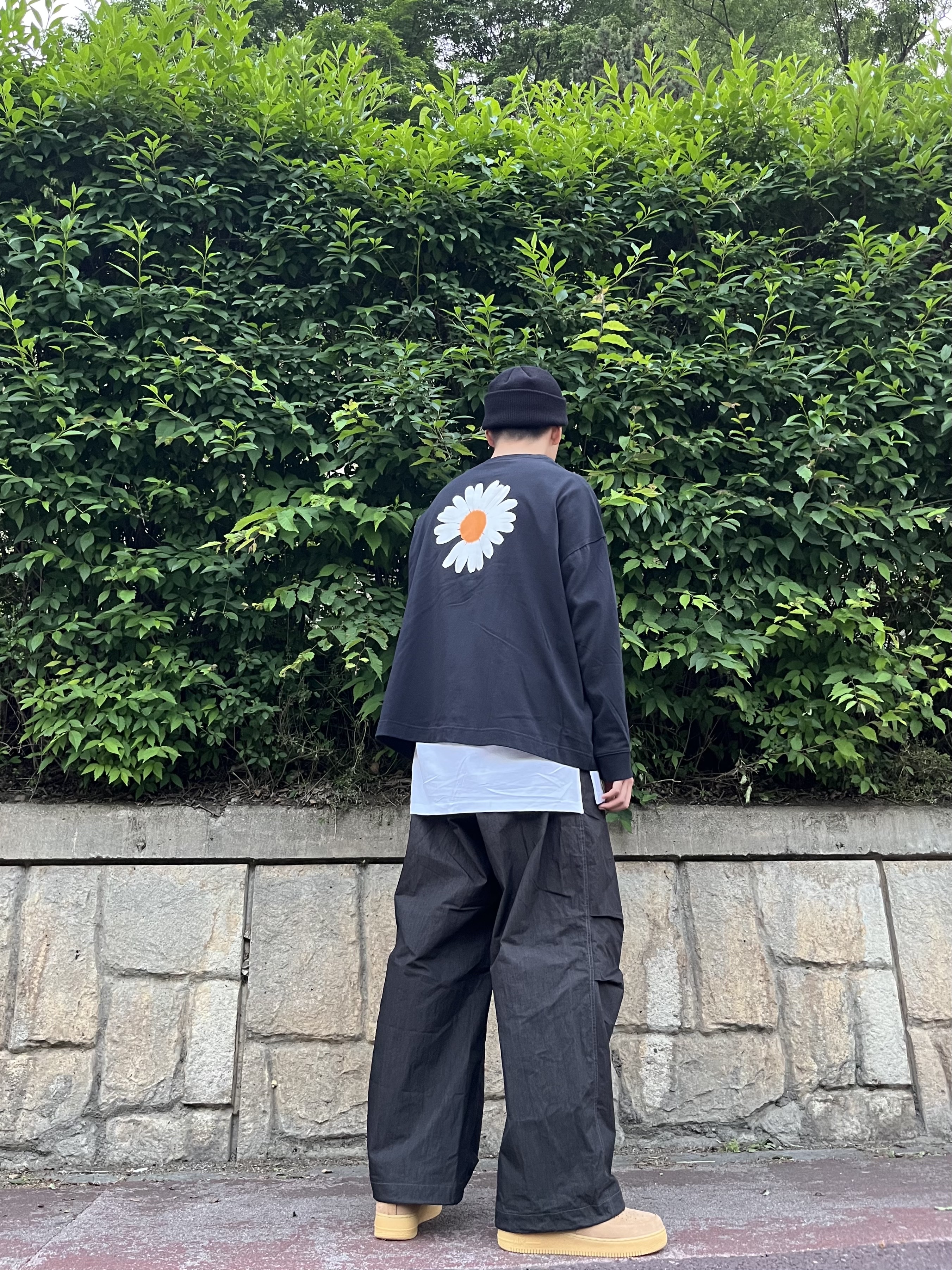 Nike x Peaceminusone LS T-Shirt Black (DR0098-010), Nike Air Force 1 '07 WB Flax 착용 스타일