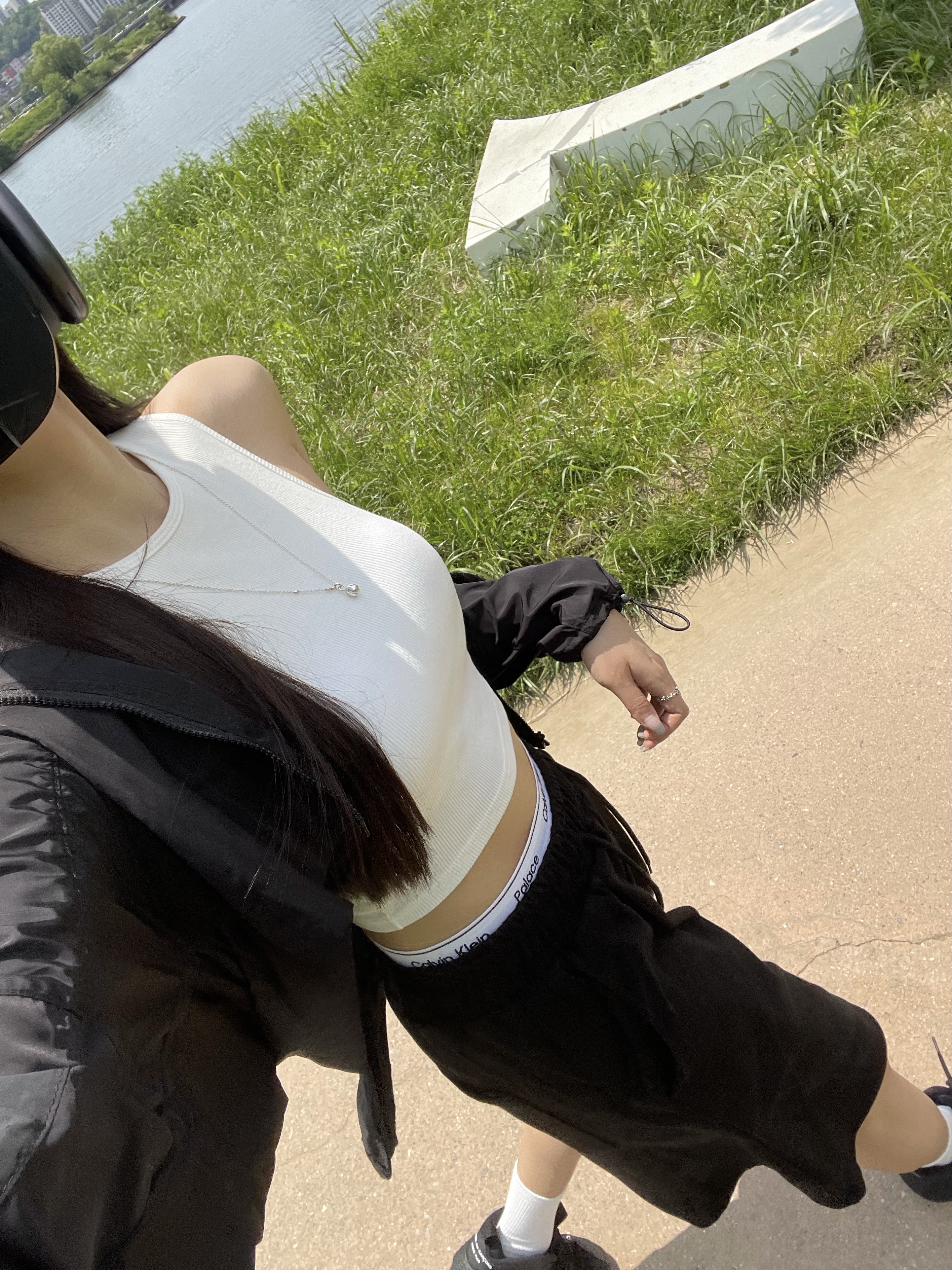 (W) 팔라스 x CK1 바이크 쇼츠 블랙 - 22SS, 나이키 x 꼼데가르송 옴므 플러스 에어 폼포짓 원 블랙 착용 스타일 - 2