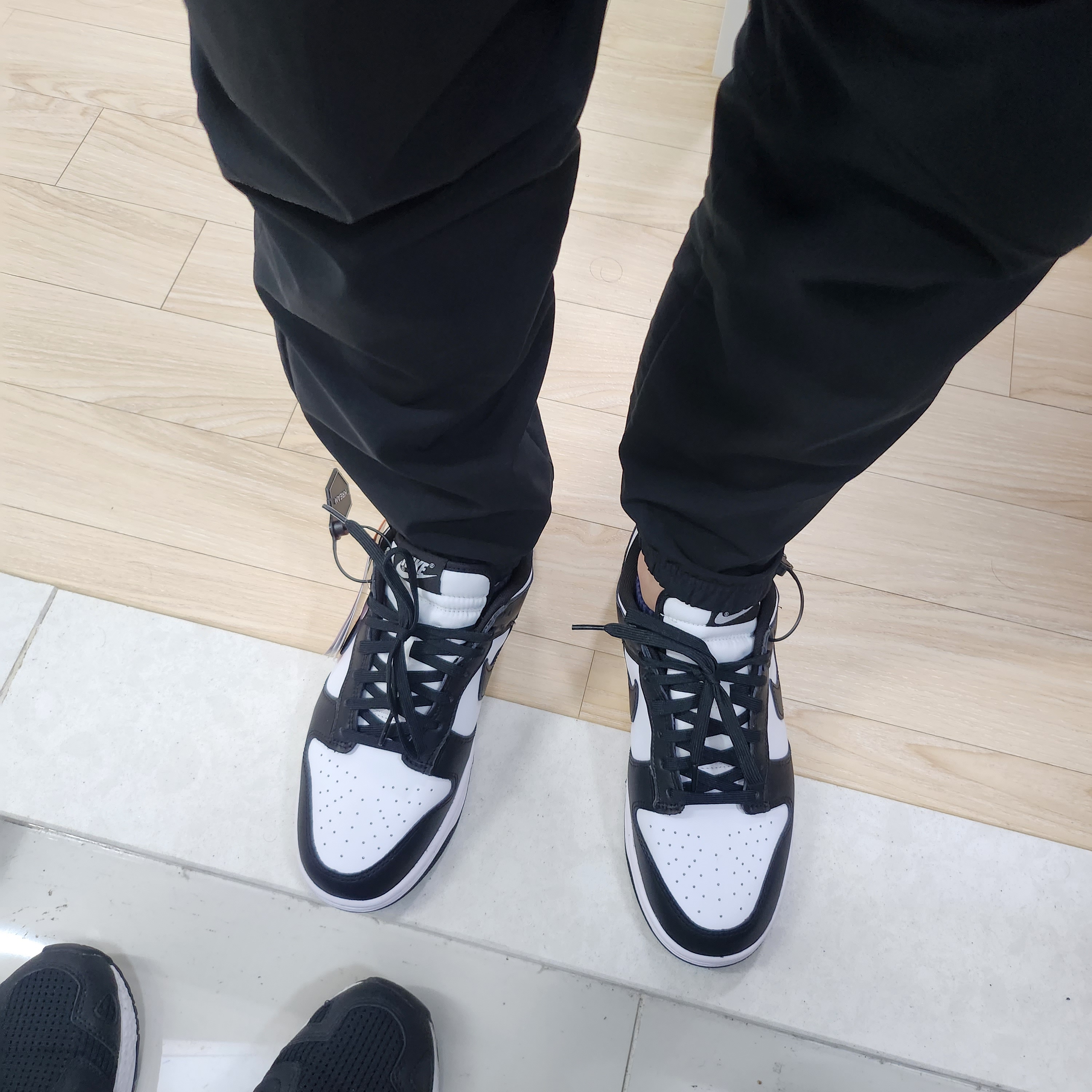 Nike Dunk Low Retro Black 착용 스타일