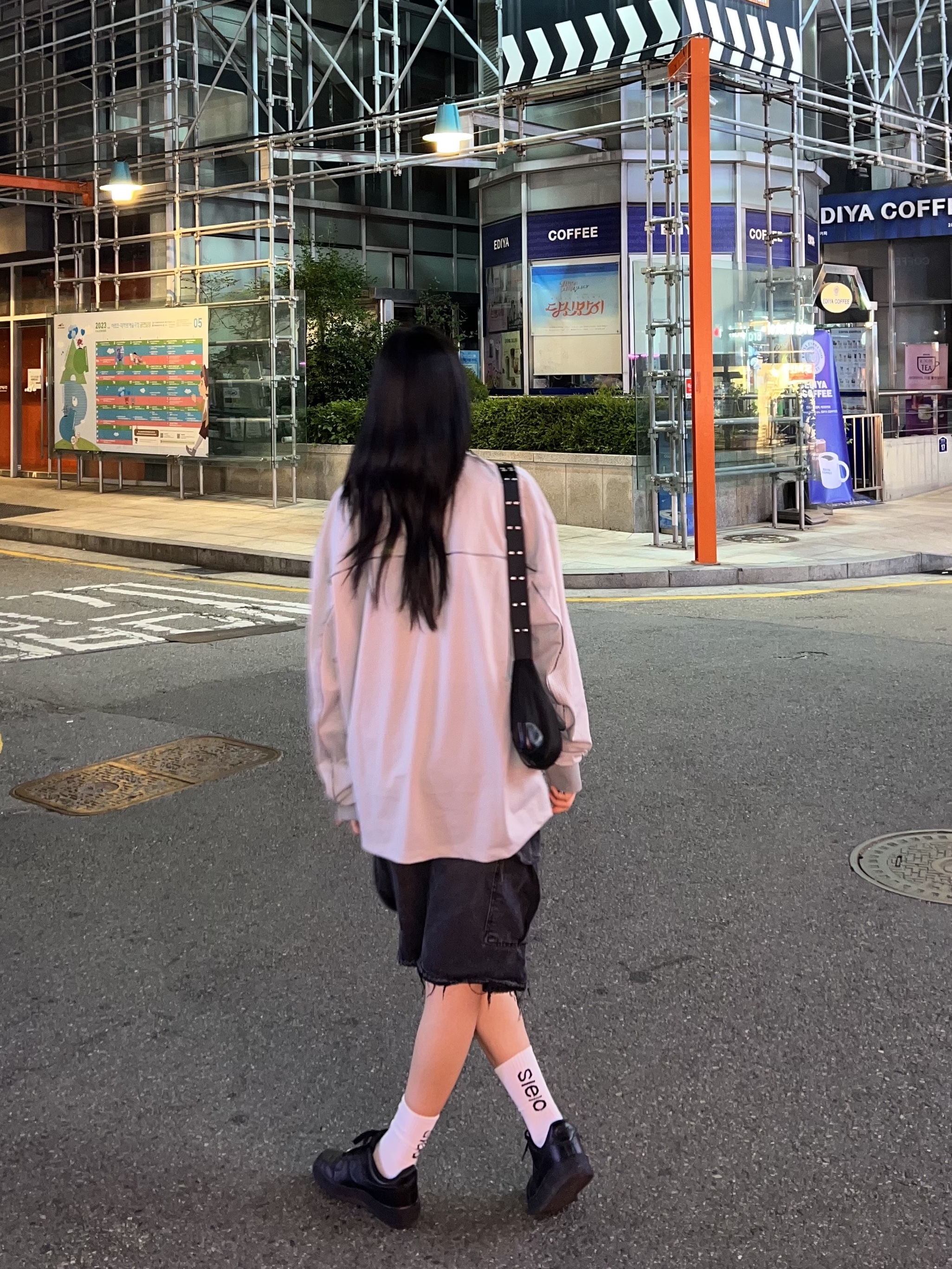 에스이오 메쉬 저지 탑 그레이, 나이키 에어포스 1 '07 로우 트리플 블랙 착용 스타일 - 3