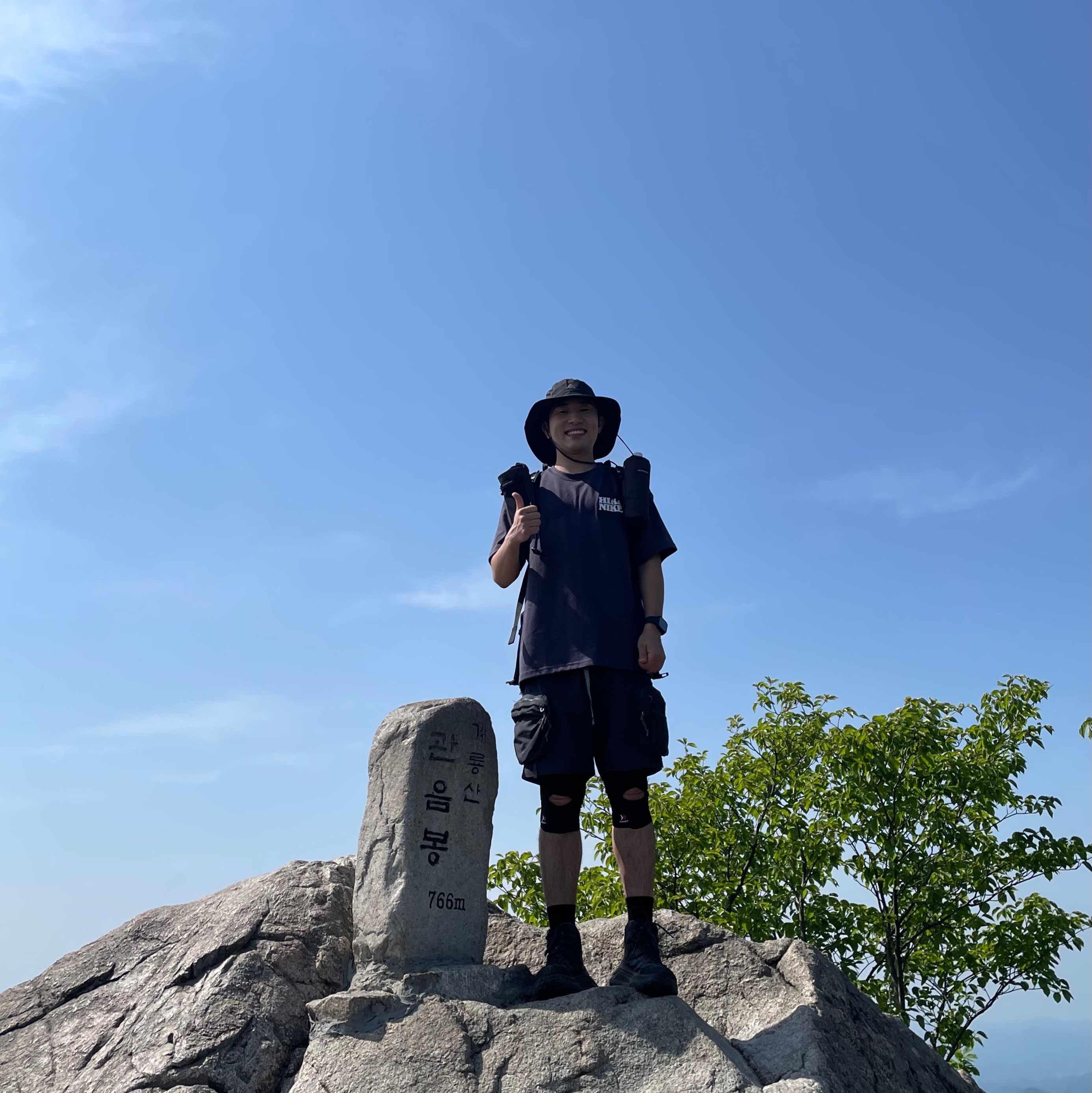 Nike NRG ACG Storm-Fit Bucket Hat Black, Nike ACG Snowgrass Cargo Shorts Black - Asia 착용 스타일