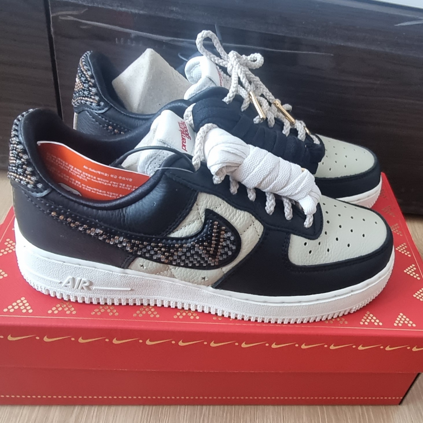 (W) Nike x Premium Goods Air Force 1 Low Black Sand 착용 스타일