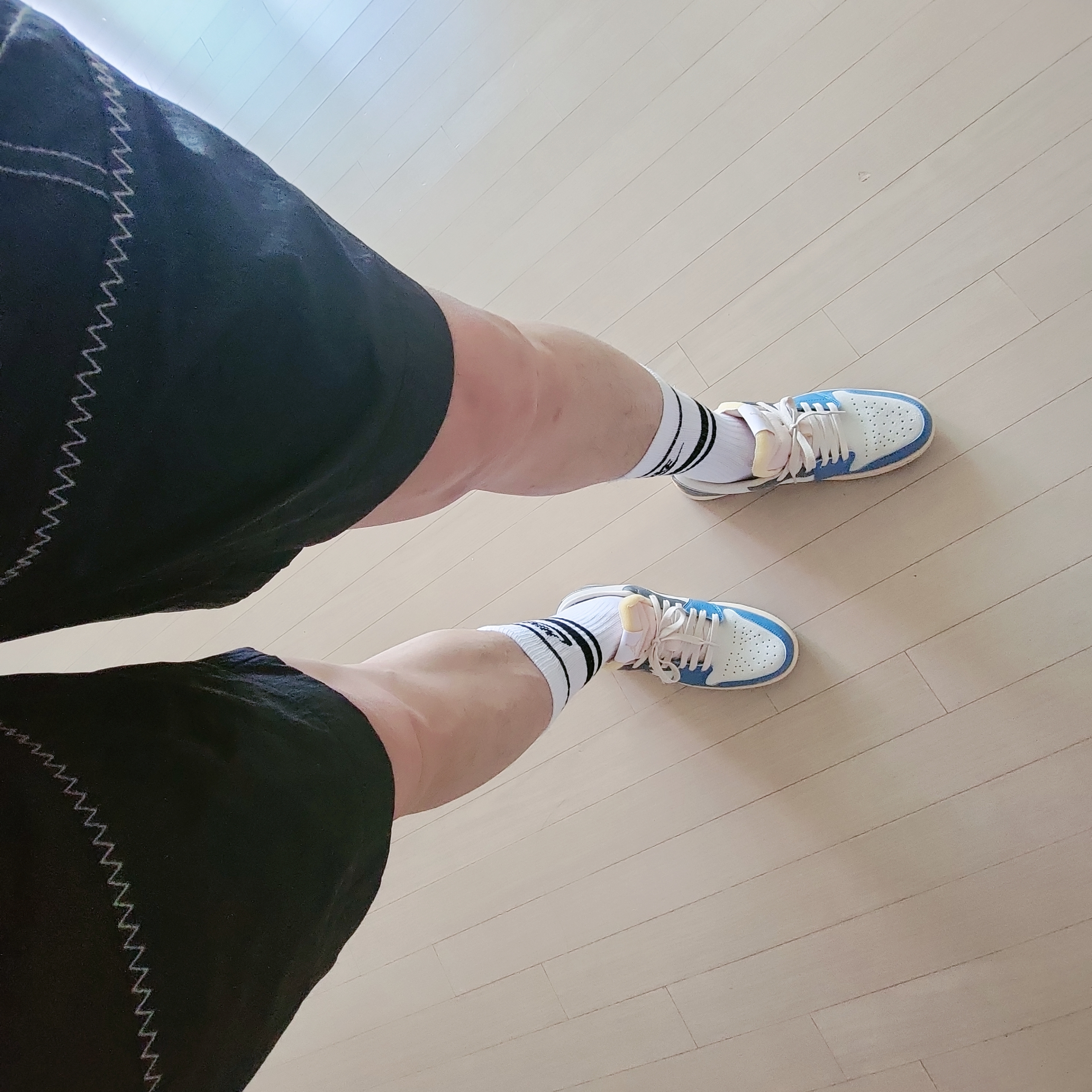 Jordan 1 Low SE Tokyo 96 착용 스타일 - 2