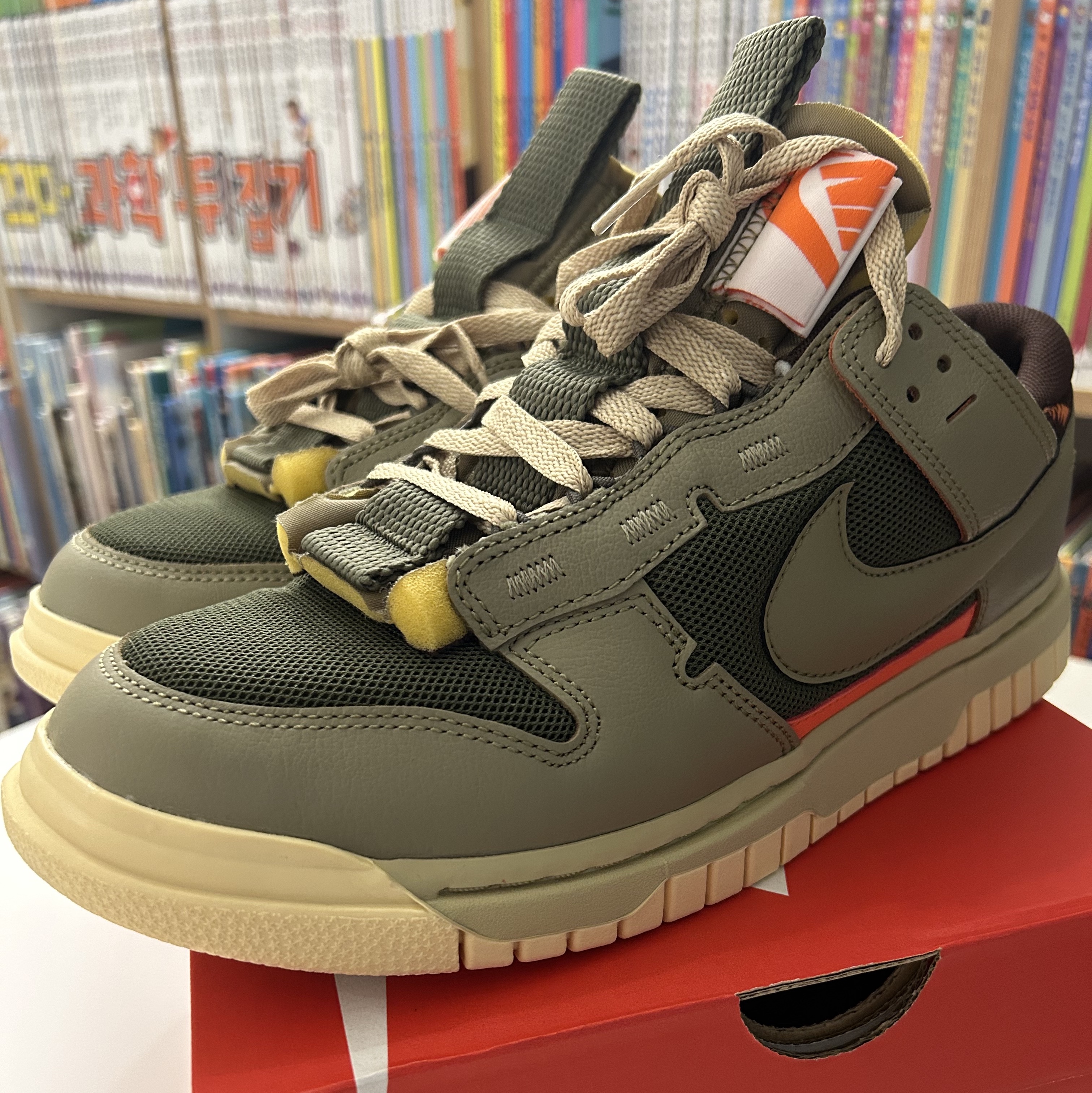 Nike Air Dunk Jumbo Medium Olive 착용 스타일