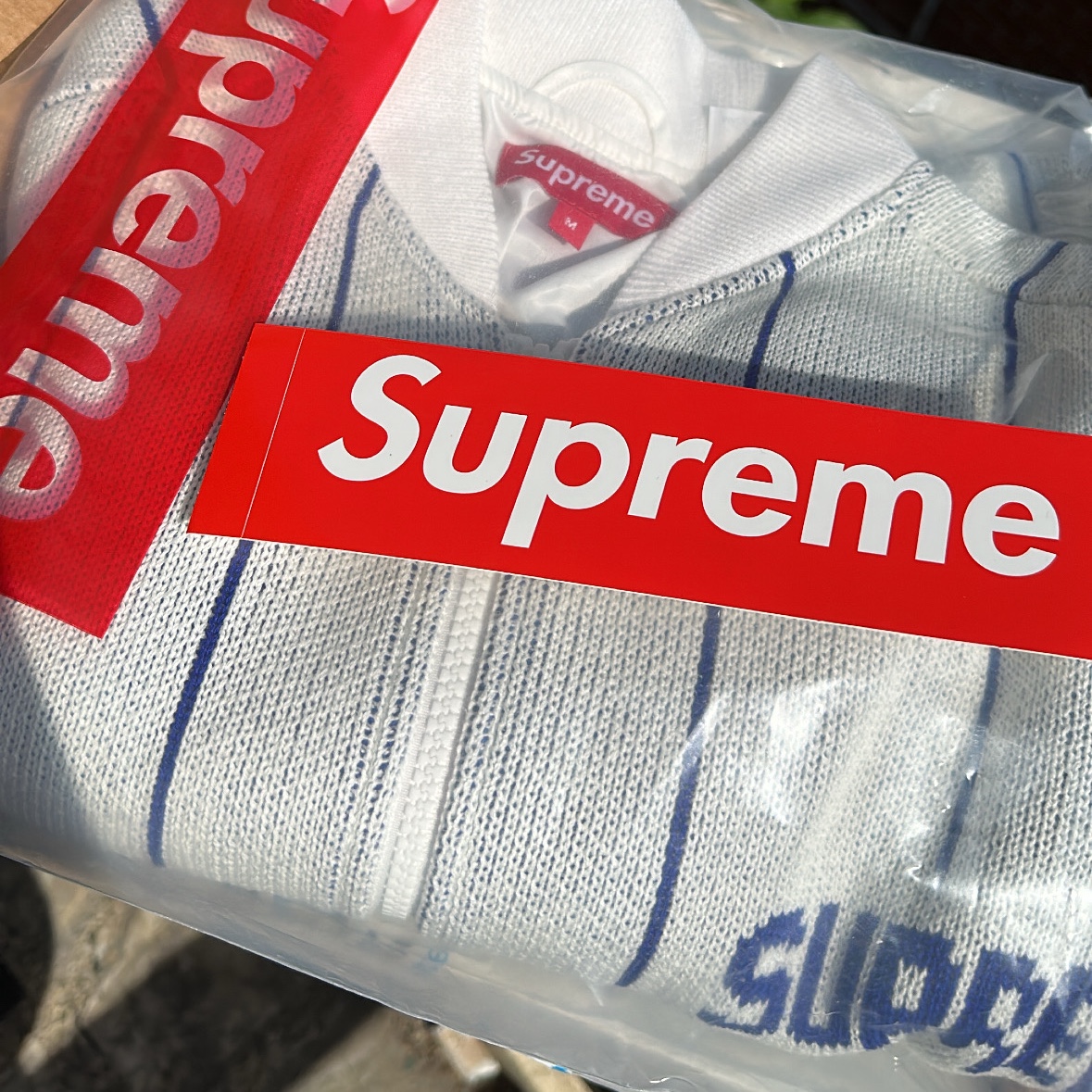 Supreme Pinstripe Varsity Zip Up Sweater White - 23SS 착용 스타일