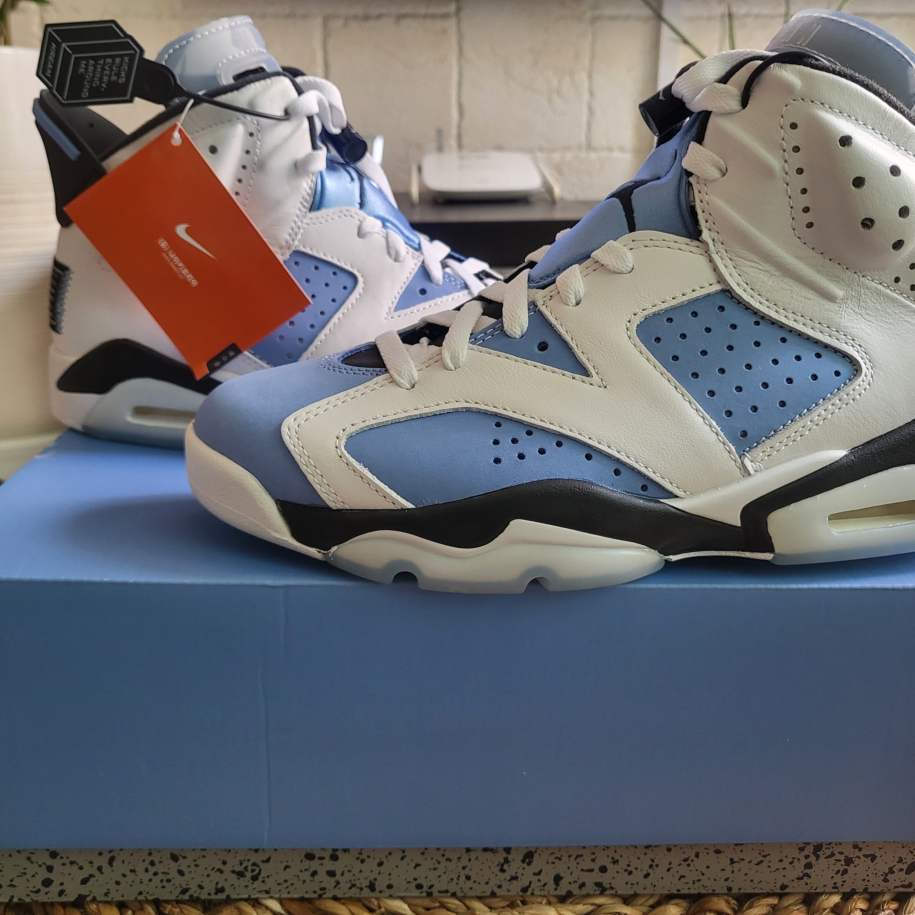 Jordan 6 Retro University Blue 착용 스타일 - 1
