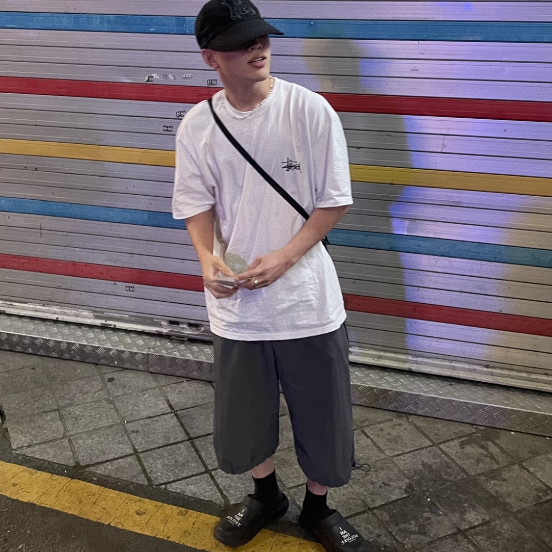 Stussy Basic Stussy T-Shirt White 2023, Oofos x Takahiromiyashita The Soloist Signature Clog Black White 착용 스타일